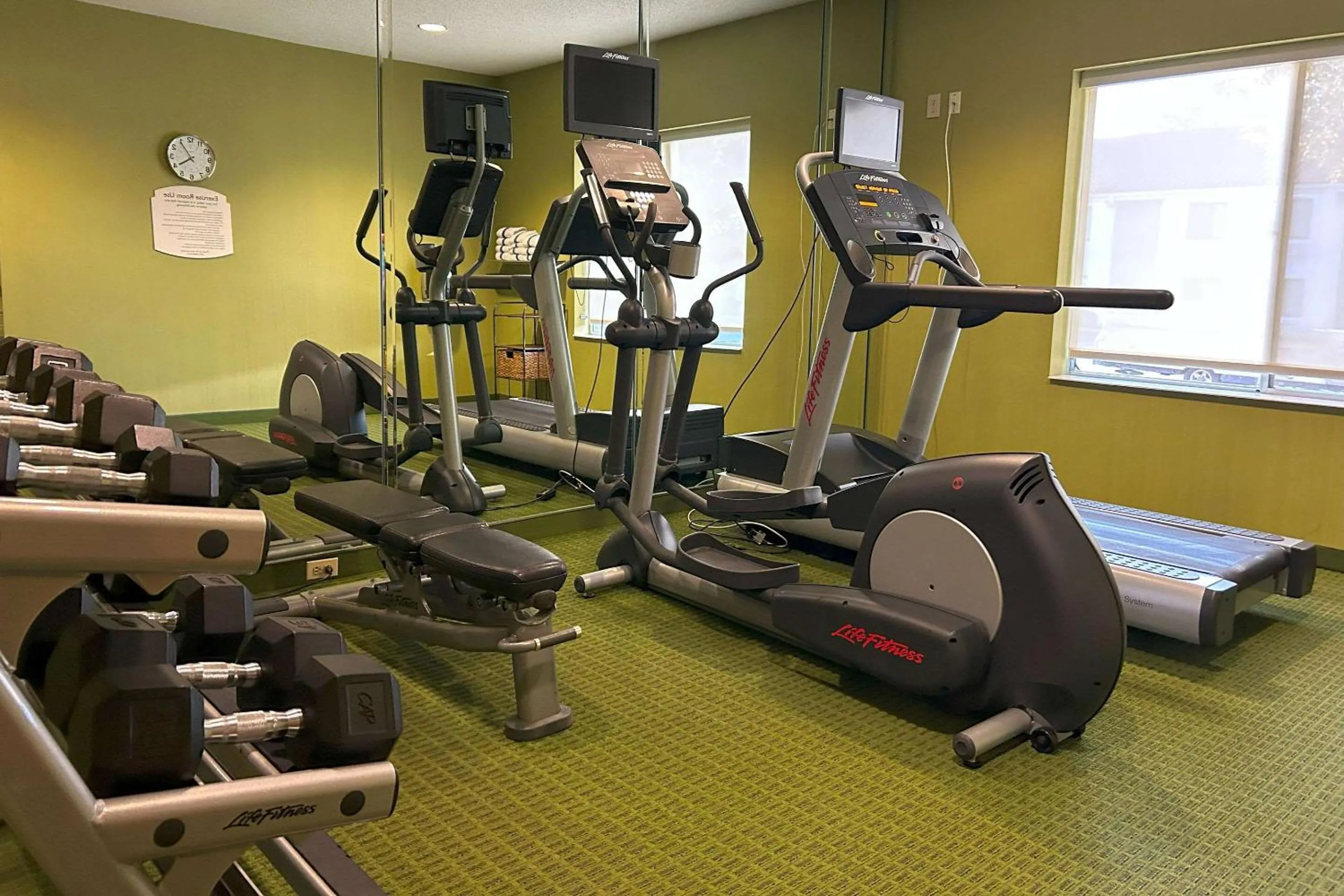 Fitness centre/facilities in Country Inn & Suites by Radisson, Fayetteville I-95, NC