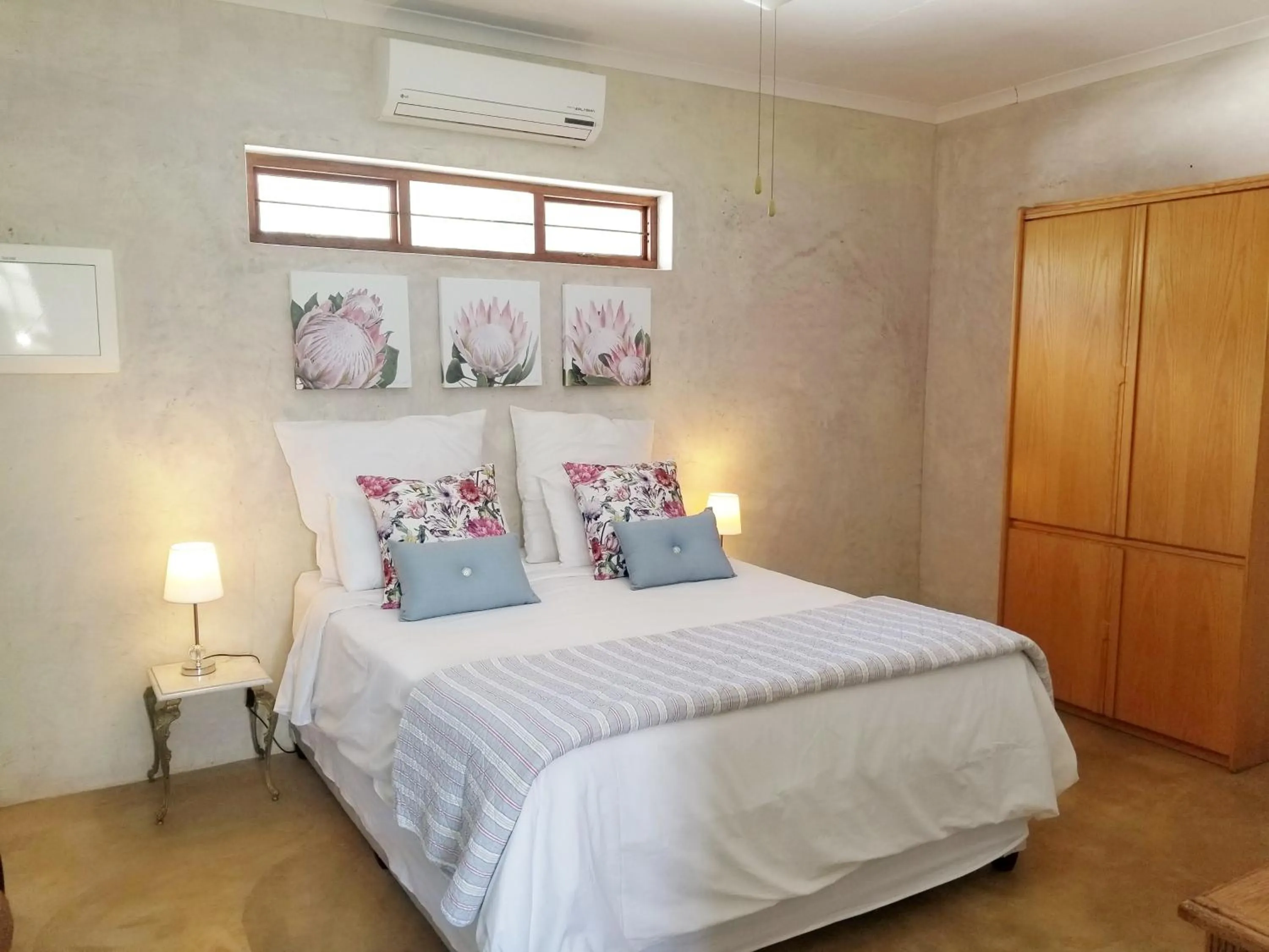 Bedroom, Bed in Lavender House