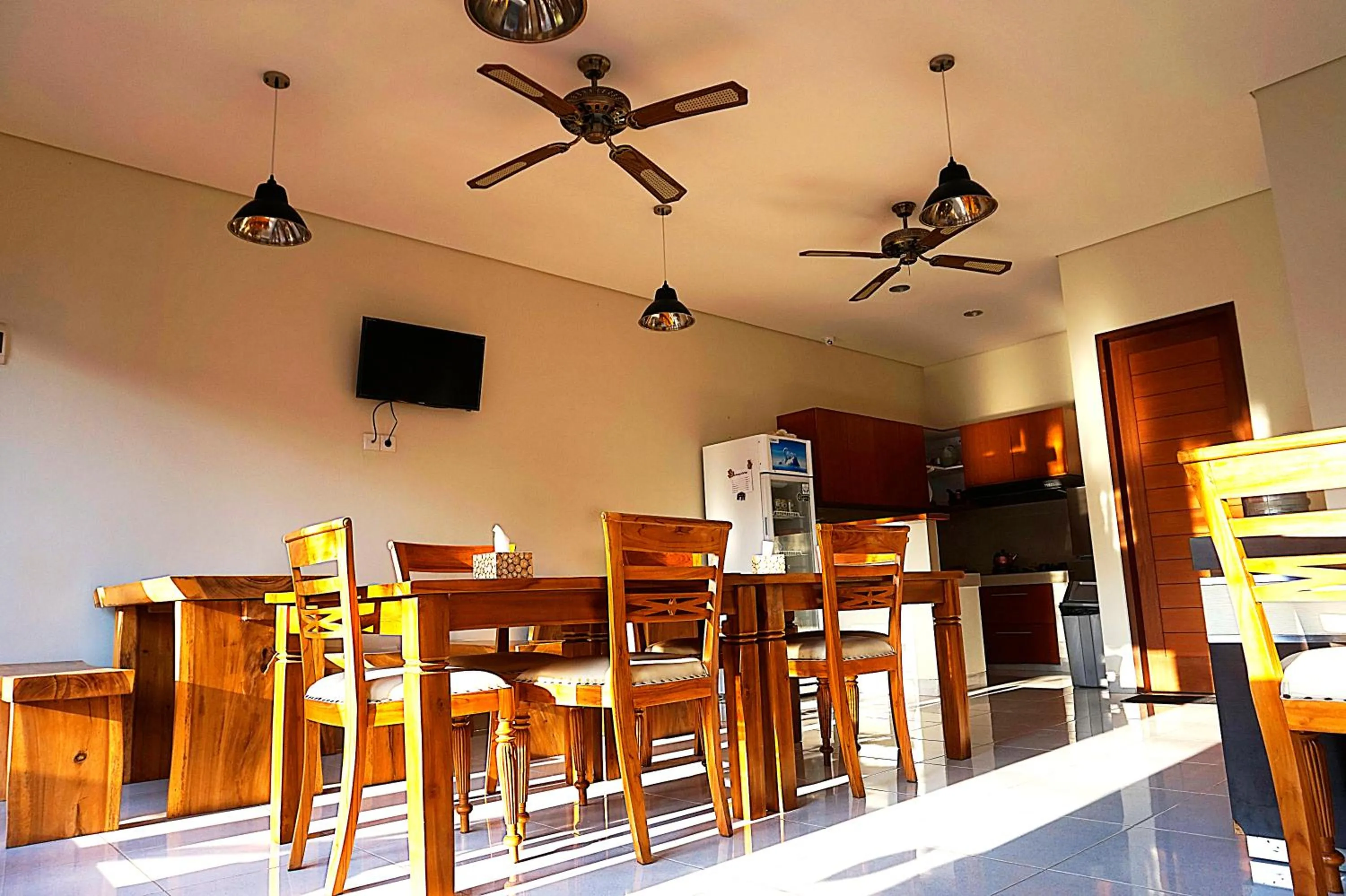 Communal kitchen in Sweet Corner Guest House