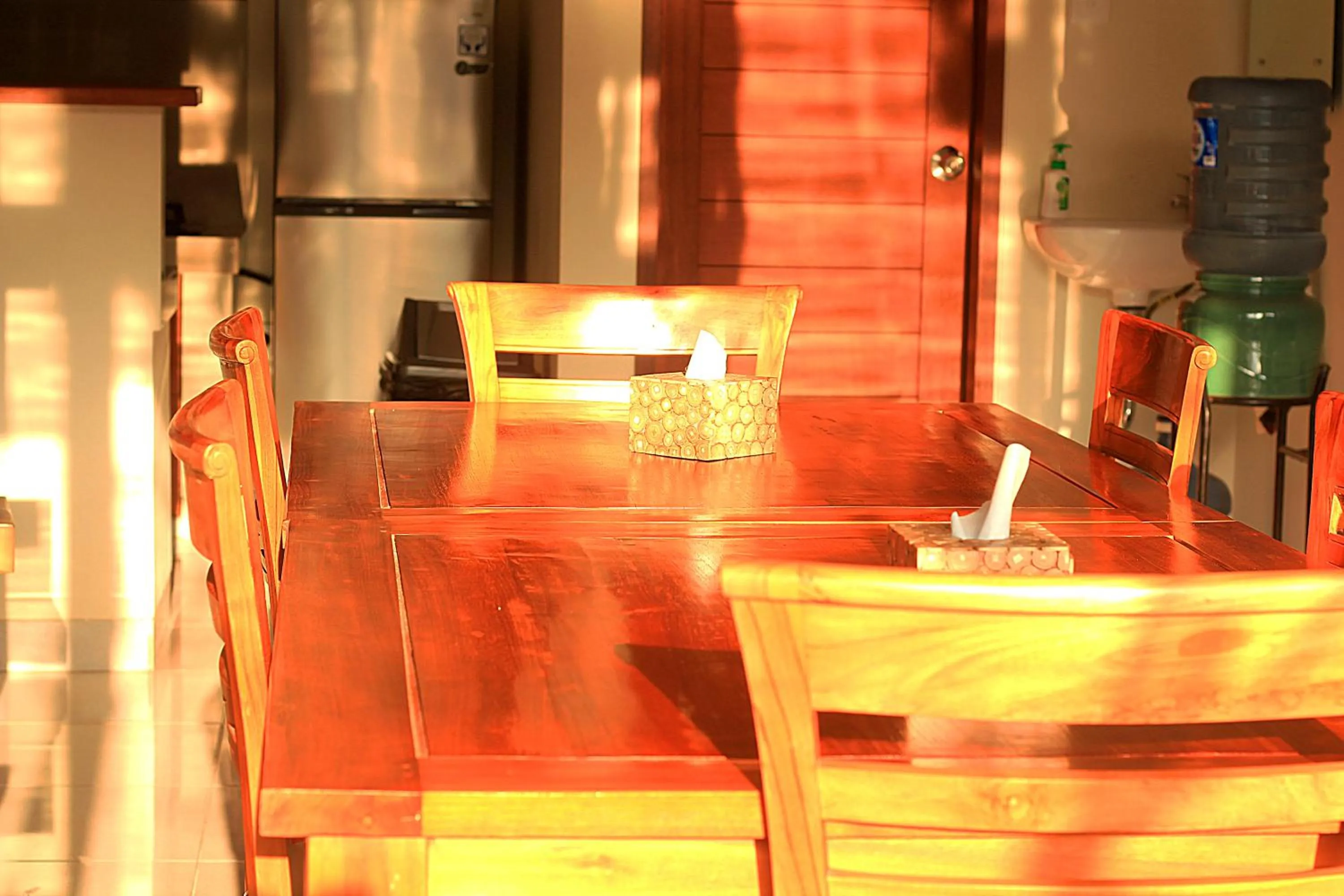 Communal kitchen in Sweet Corner Guest House