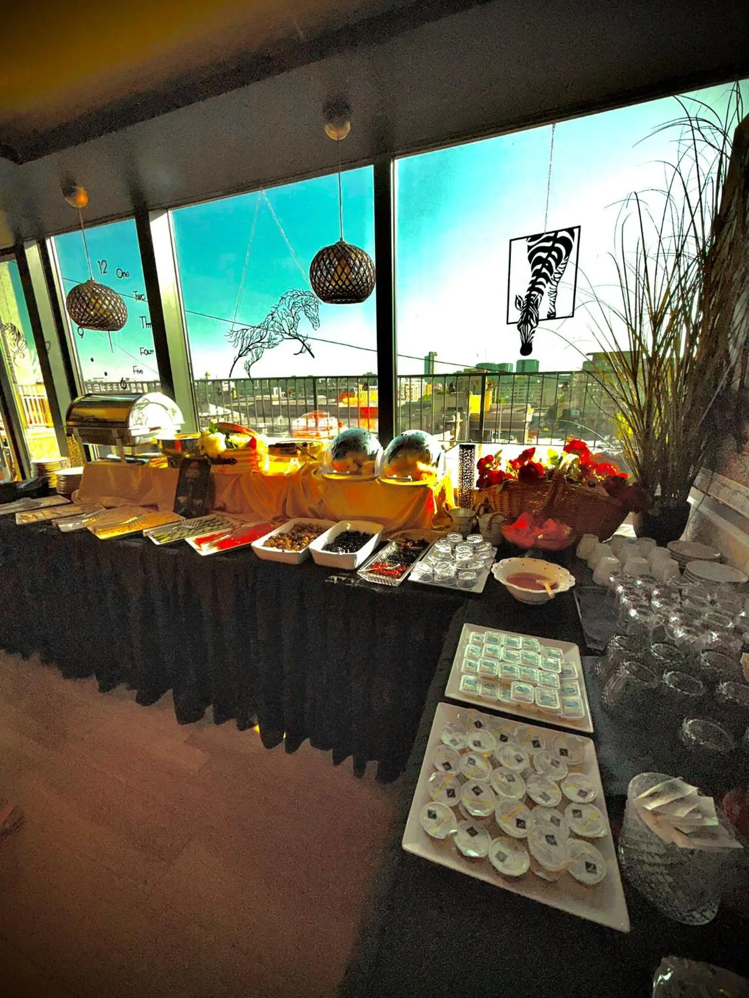 Restaurant/places to eat in Hotel Reina