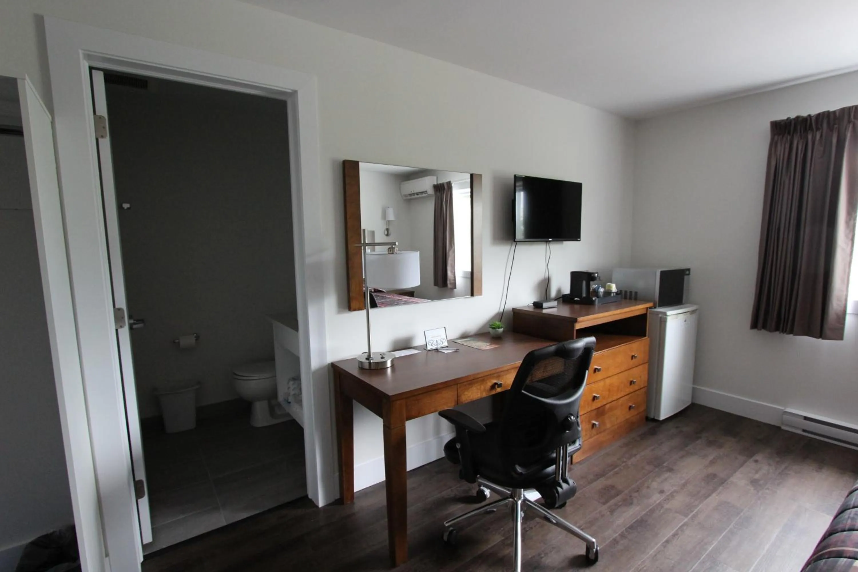 TV and multimedia in Stardust Motel - Bedford