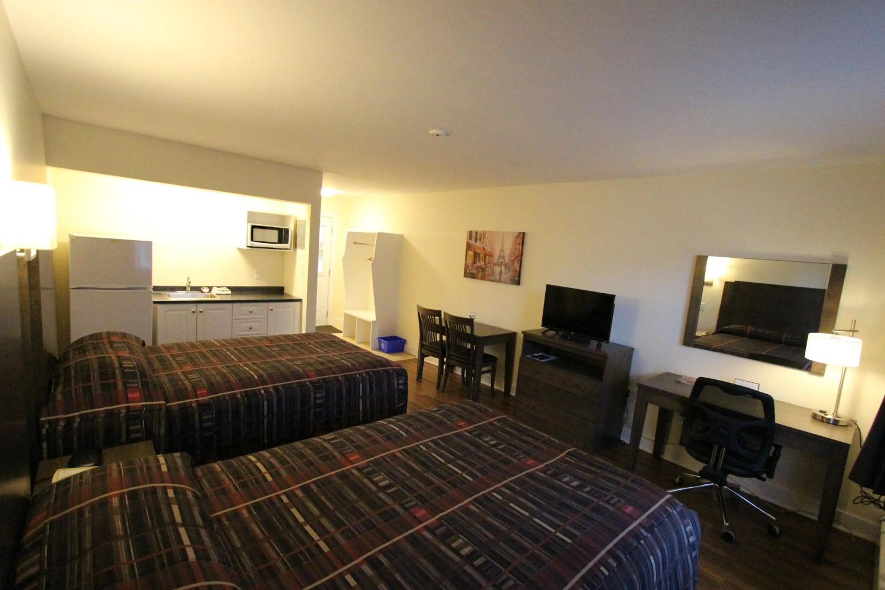 Photo of the whole room, Bed in Stardust Motel - Bedford