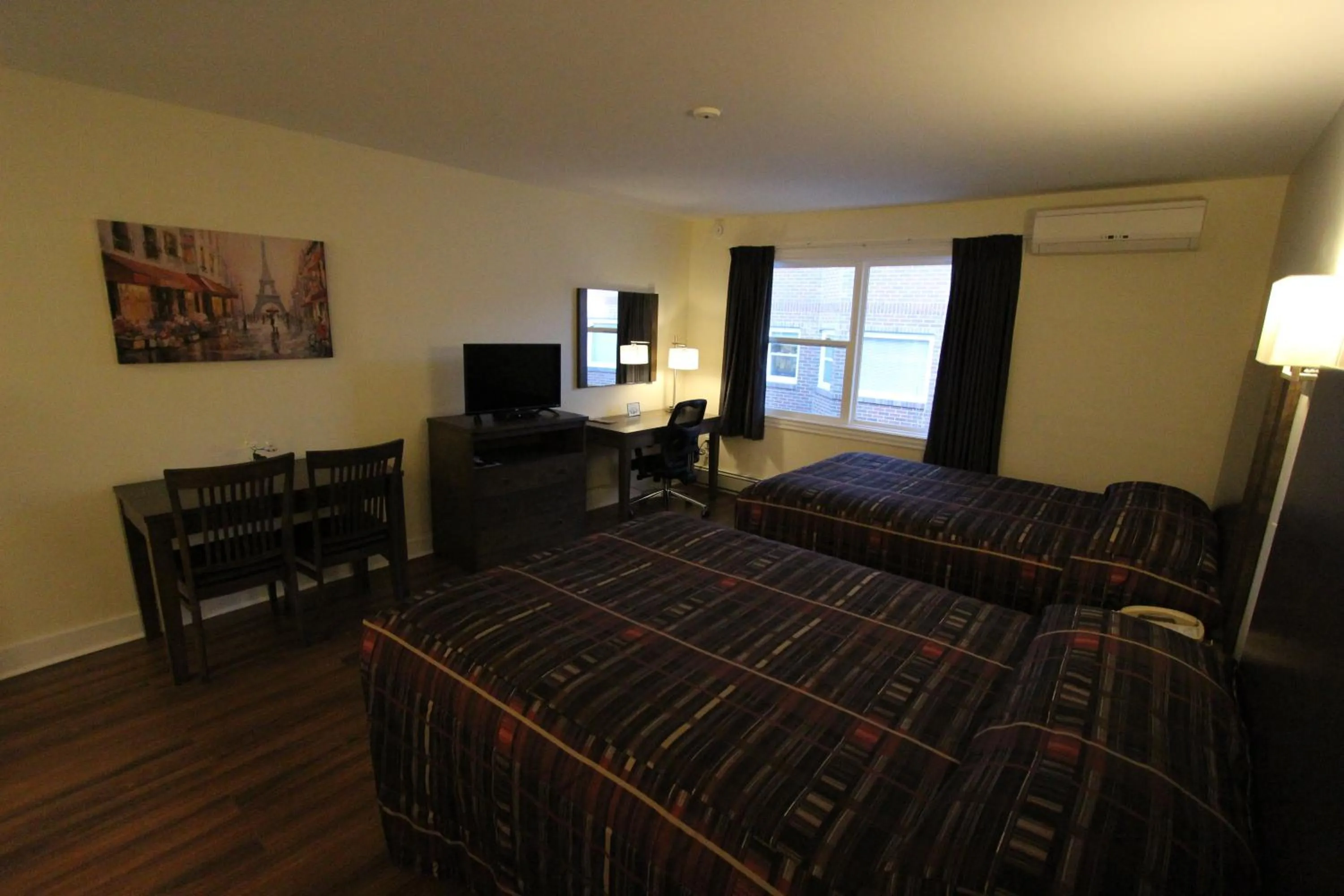 Photo of the whole room, Bed in Stardust Motel - Bedford