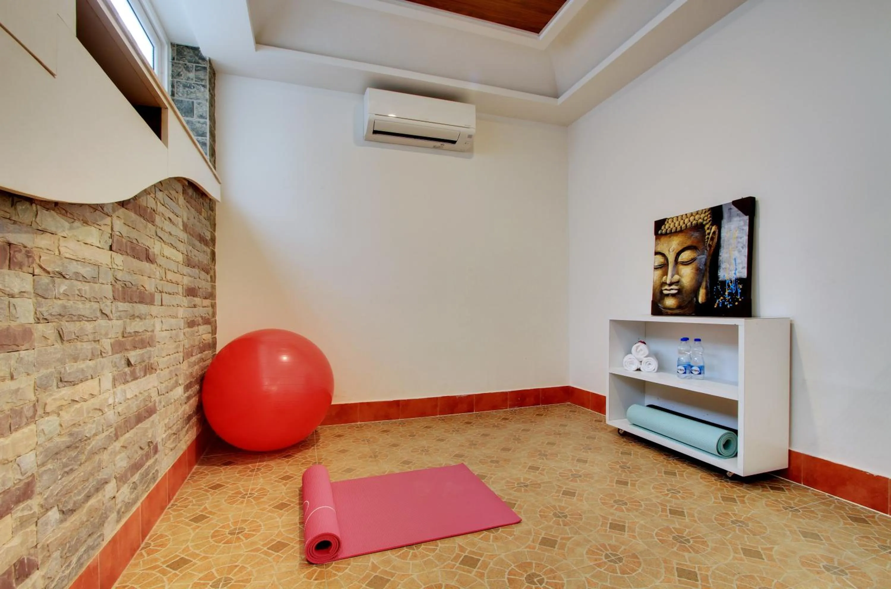 Area and facilities in White Castle Boutique Apartment Hotel