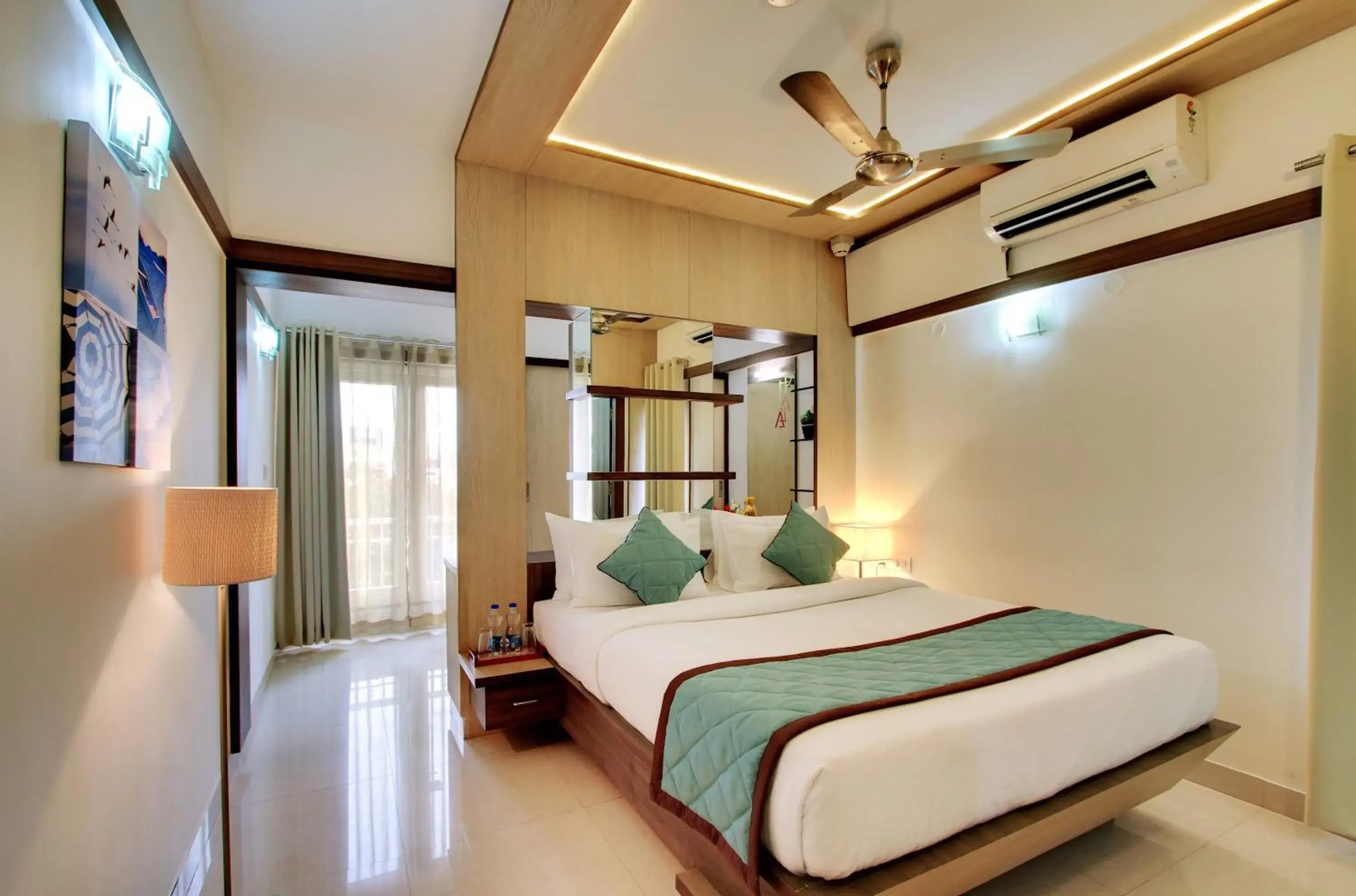 Photo of the whole room, Bed in White Castle Boutique Apartment Hotel Photo of the whole room, Bed in White Castle Boutique Apartment Hotel