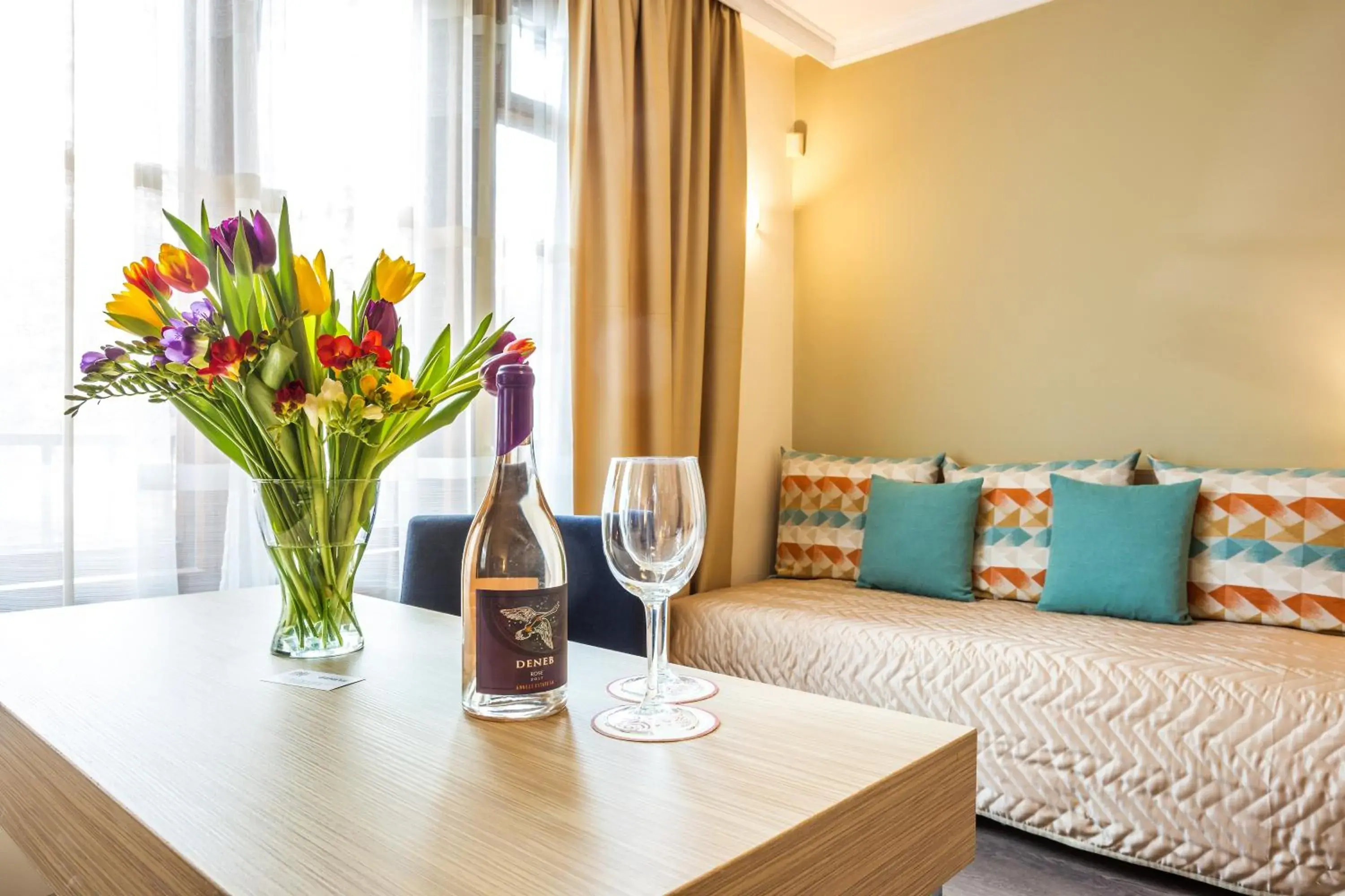 Photo of the whole room, Bed in Geneva Hotel Photo of the whole room, Bed in Geneva Hotel