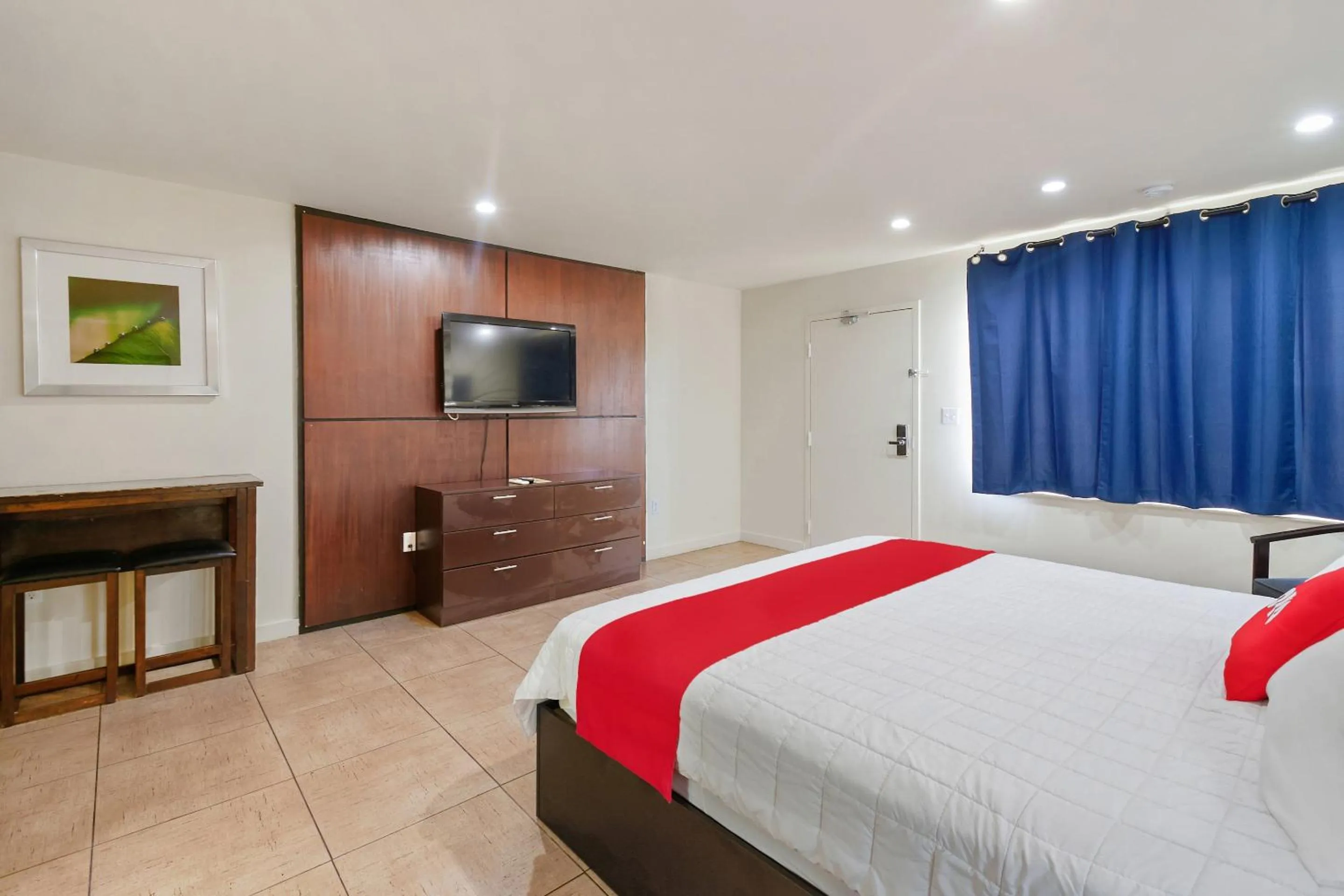 Bedroom, Bed in OYO Hotel Coral Gables - Miami Airport