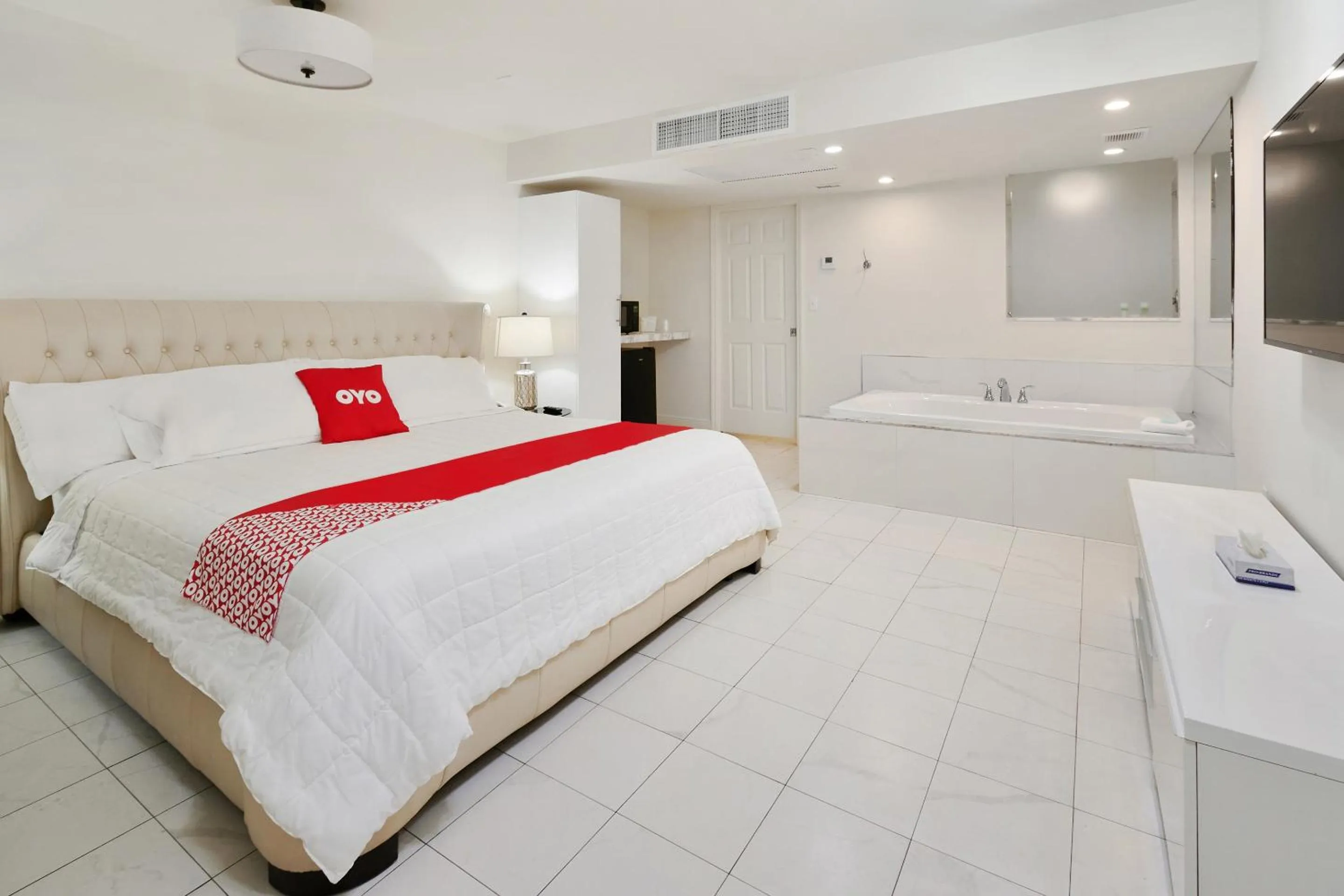 Bedroom in OYO Hotel Coral Gables - Miami Airport