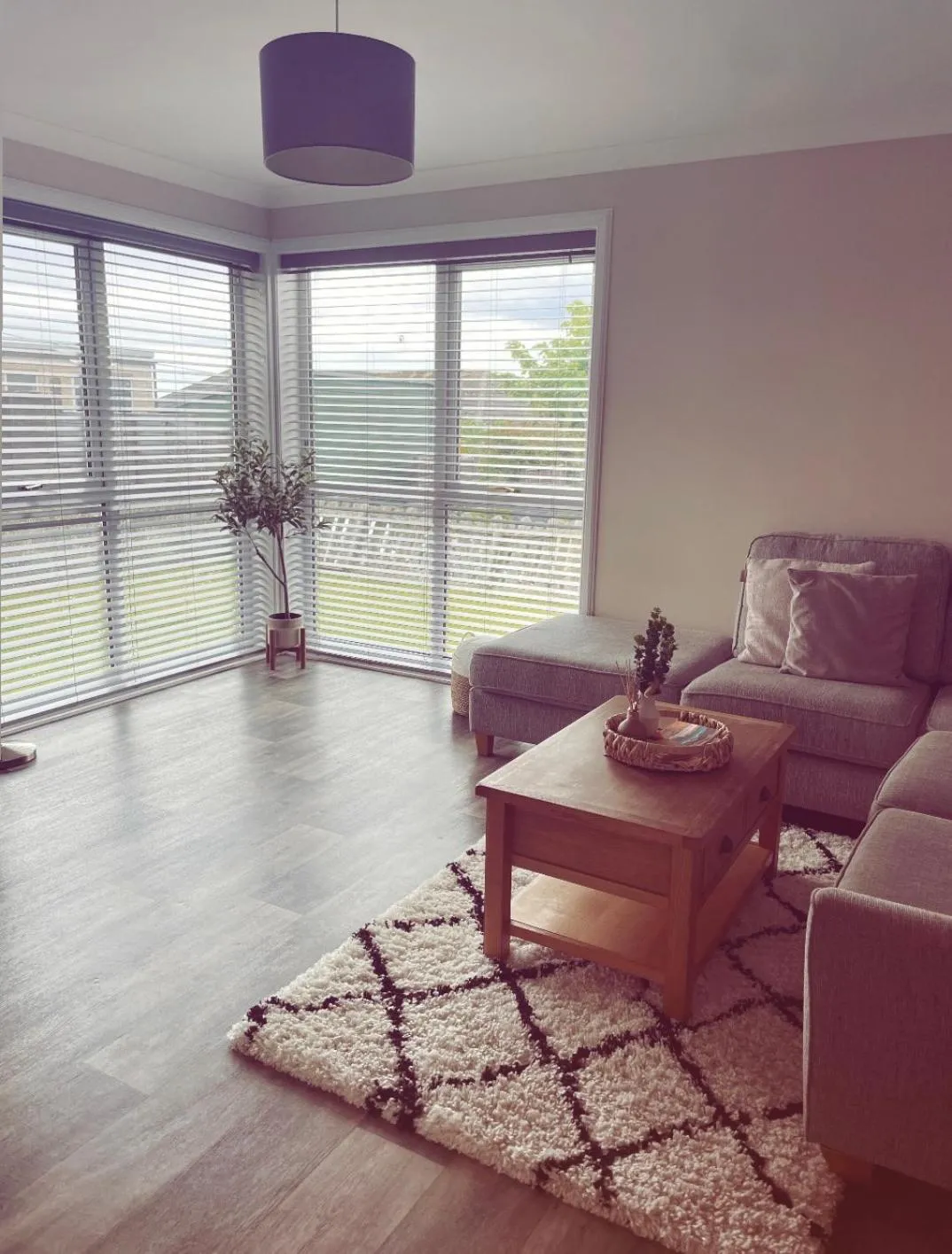 Malva - Modern 2 Bedroom Bungalow in Wick Sleeps 4 with private parking - NC500 Route