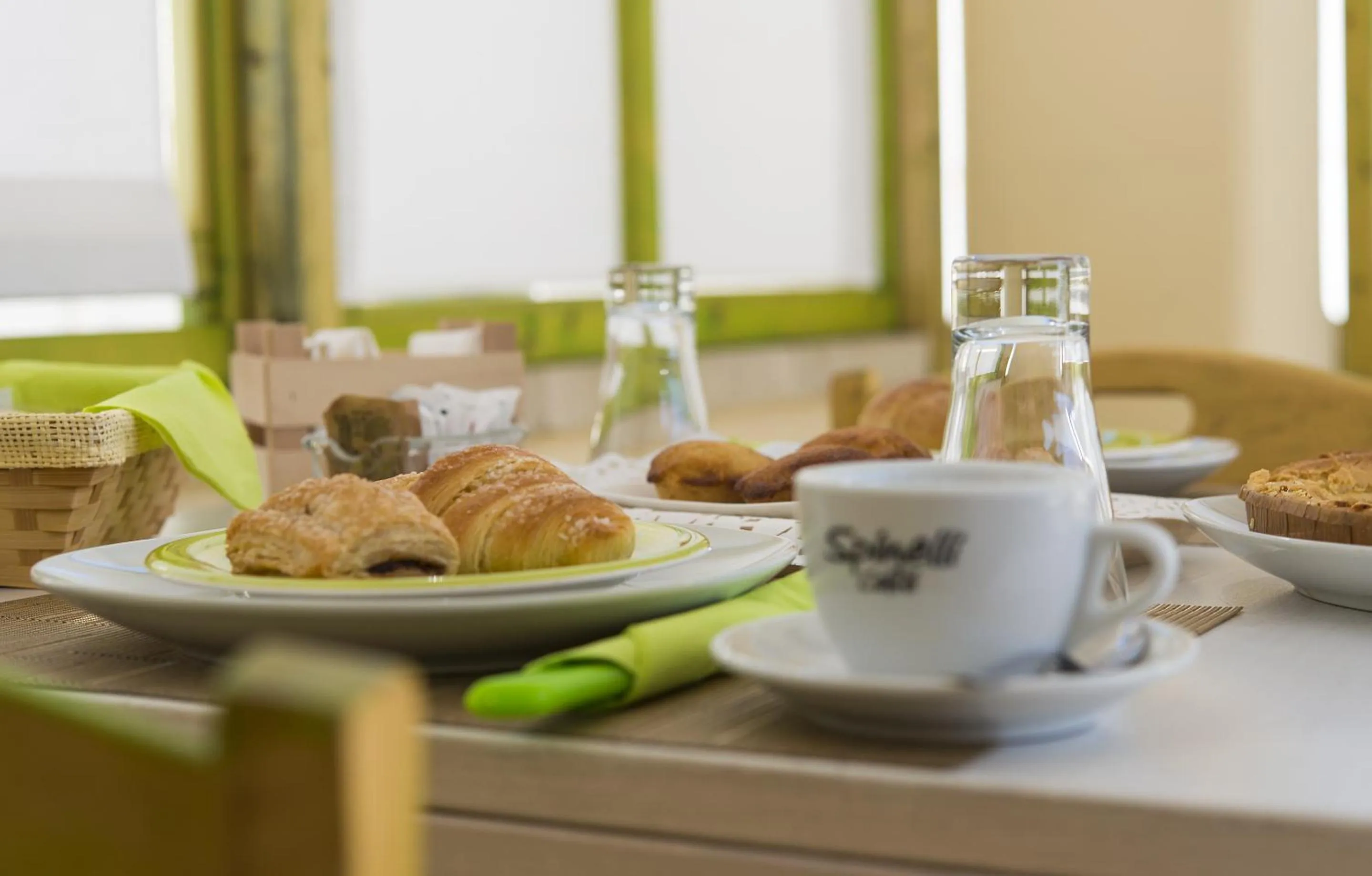 Food and drinks in Notos b&b