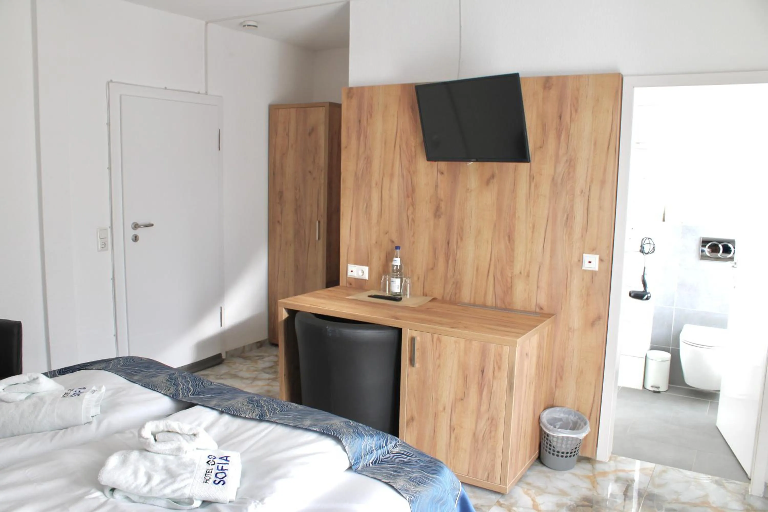 TV and multimedia, Bed in Hotel Sofia