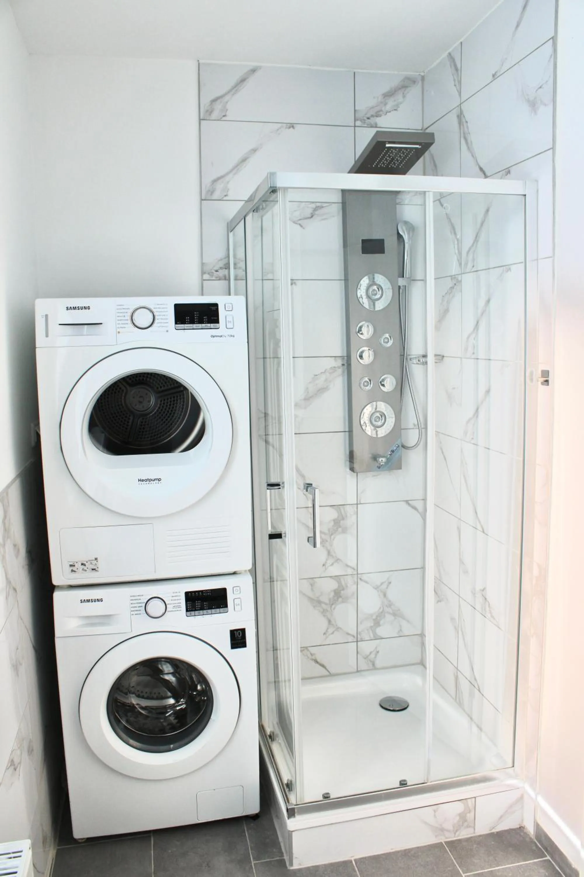 Shower in Hotel Sofia