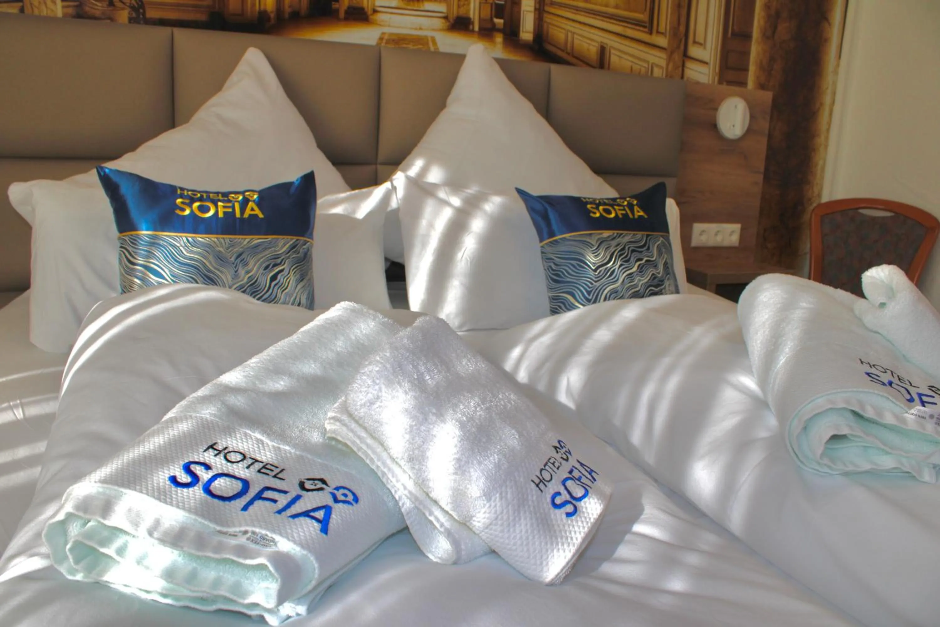 towels, Bed in Hotel Sofia