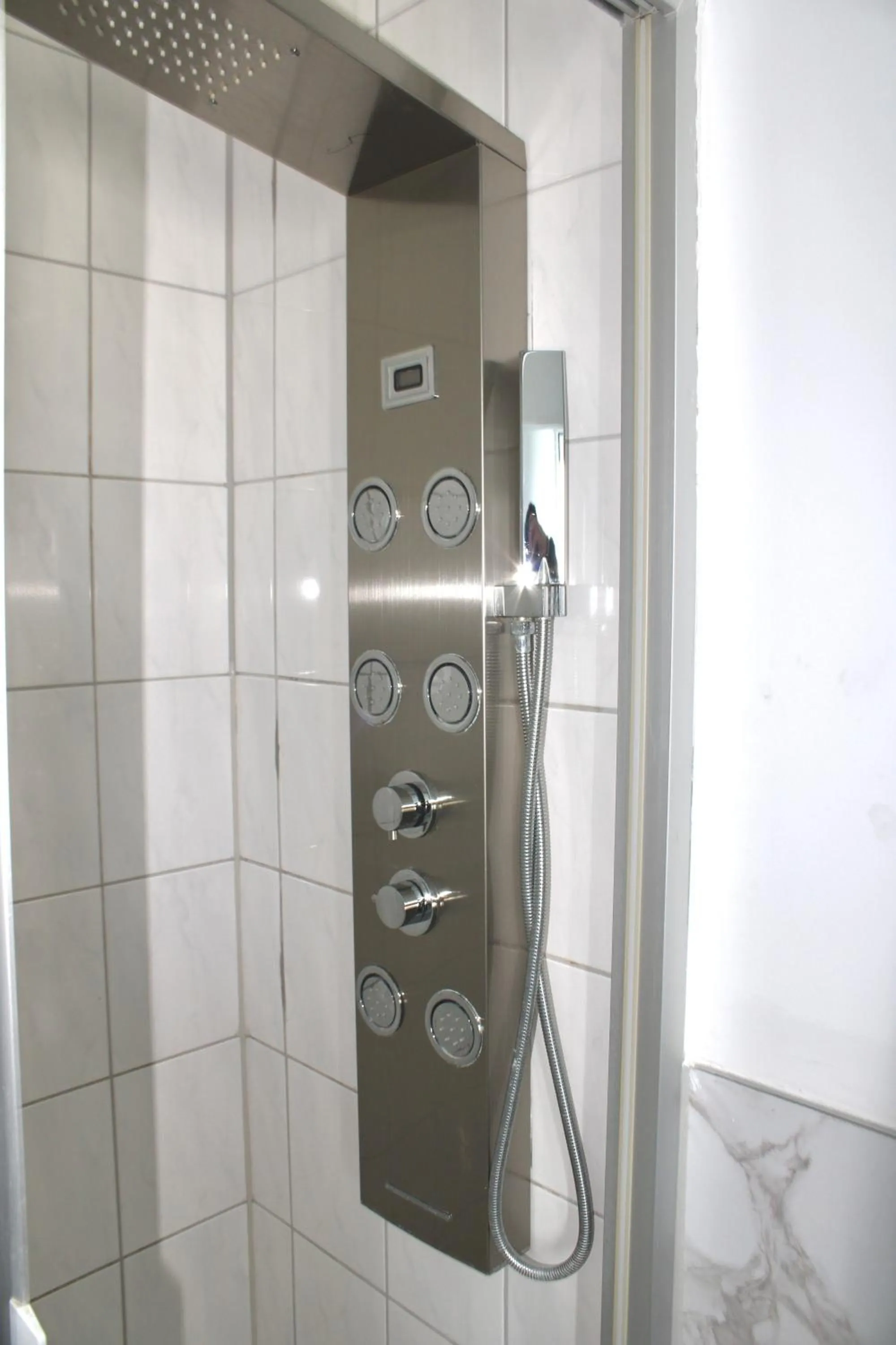 Shower in Hotel Sofia