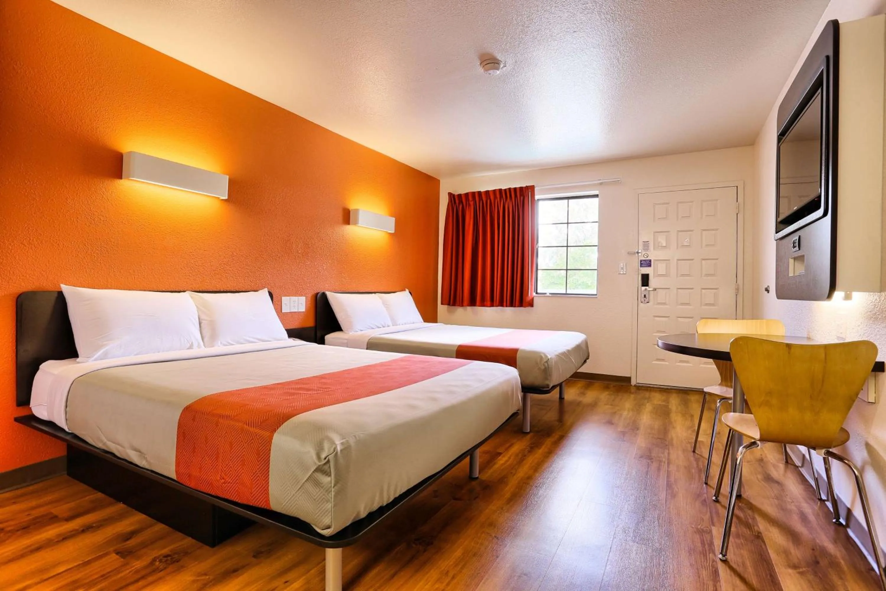 TV and multimedia, Bed in Super 8 by Wyndham Petaluma