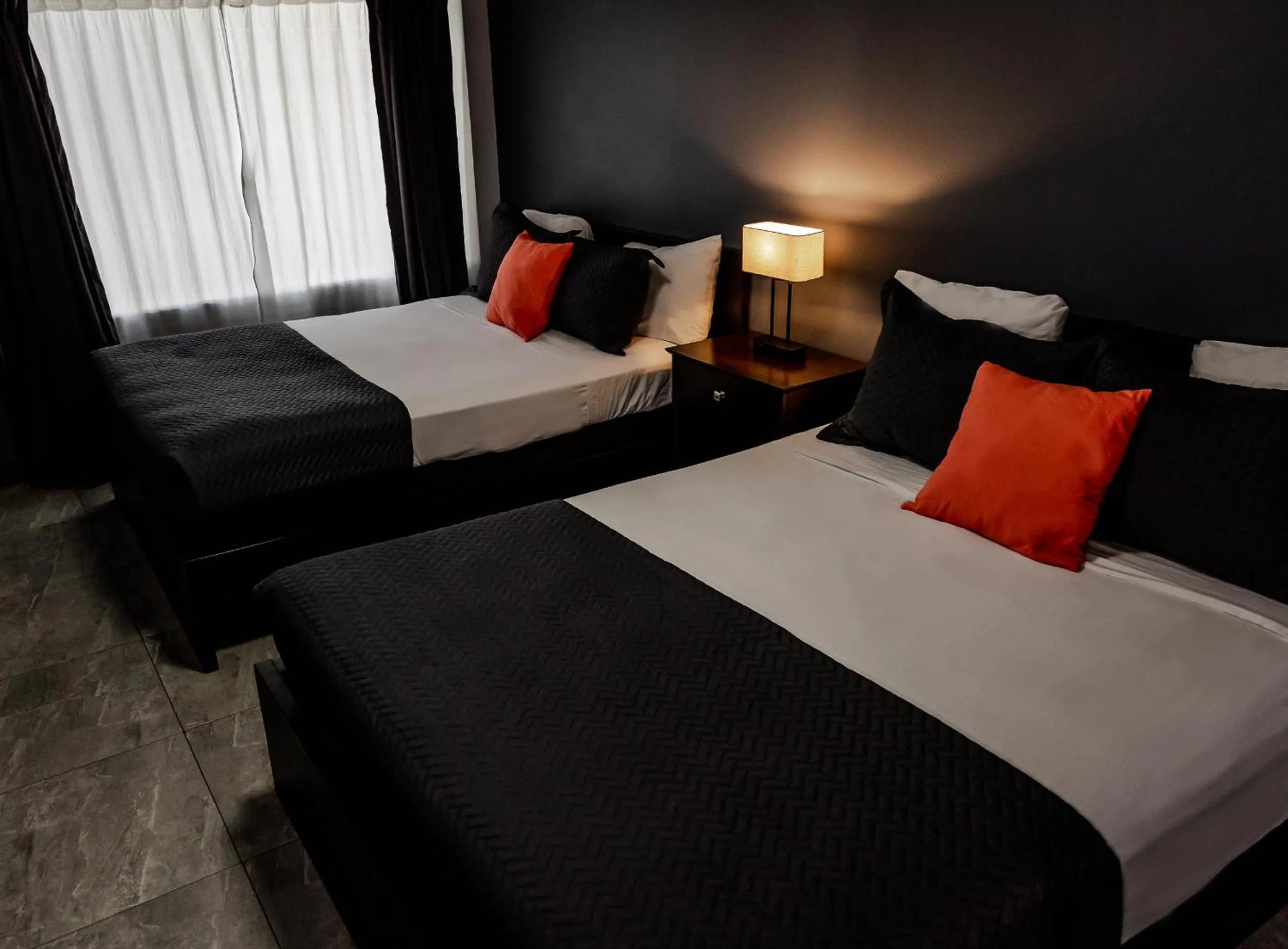 Photo of the whole room, Bed in Up Midtown