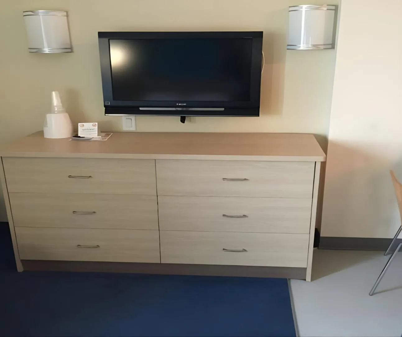 Bedroom in Super 8 by Wyndham Estevan