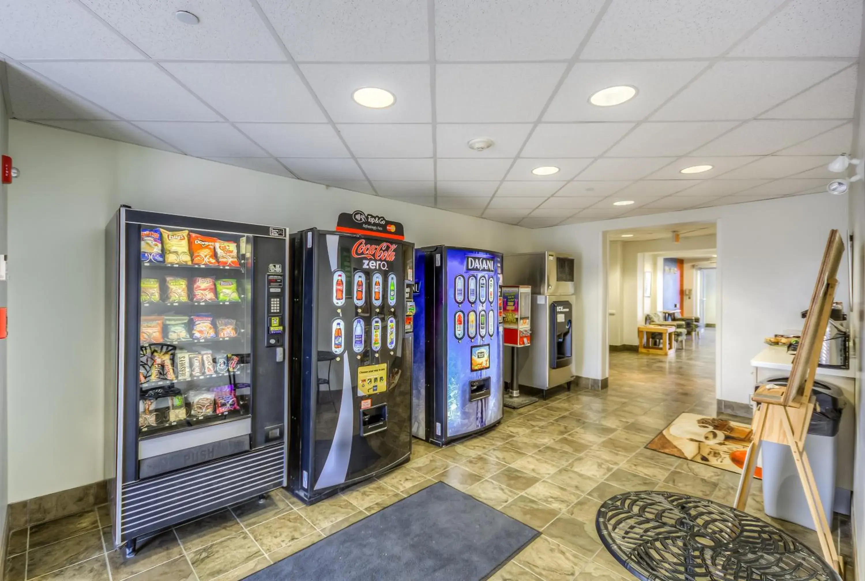 vending machine in Aurora Inn Estevan vending machine in Aurora Inn Estevan