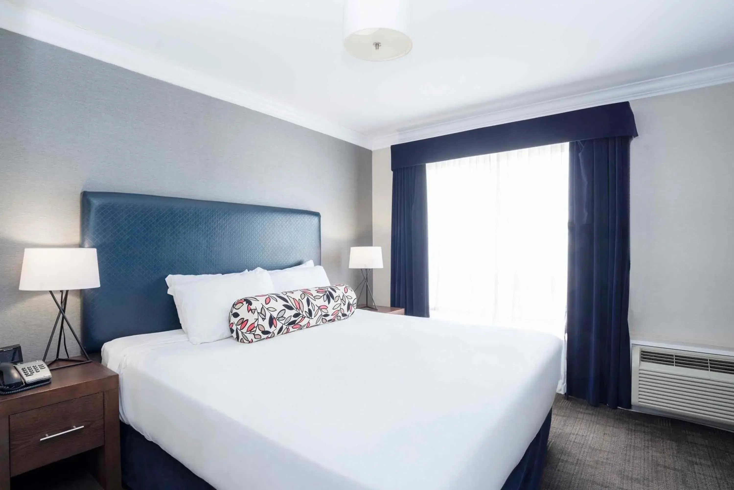 Photo of the whole room, Bed in Sandman Signature Prince George Hotel Photo of the whole room, Bed in Sandman Signature Prince George Hotel