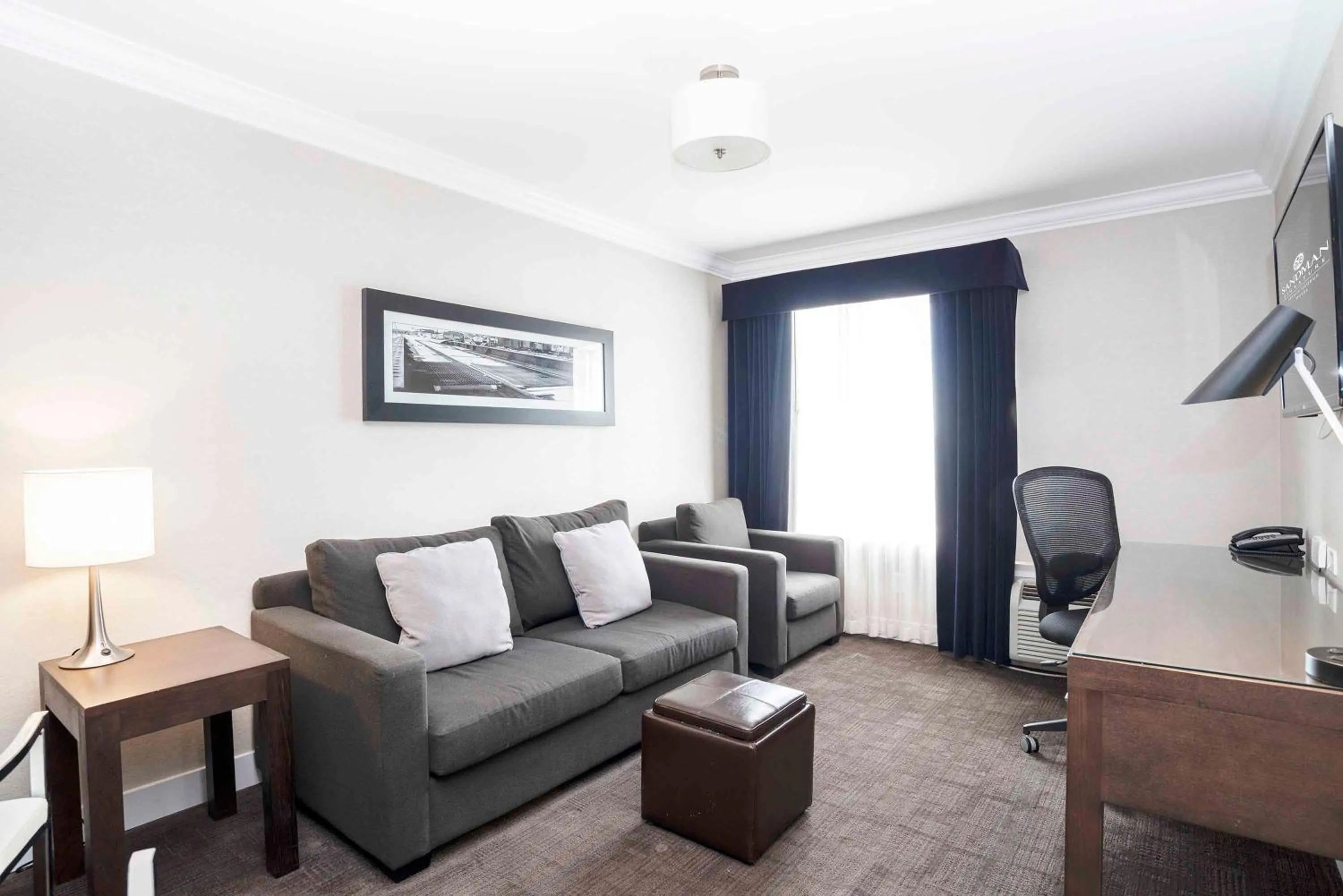 Photo of the whole room in Sandman Signature Prince George Hotel