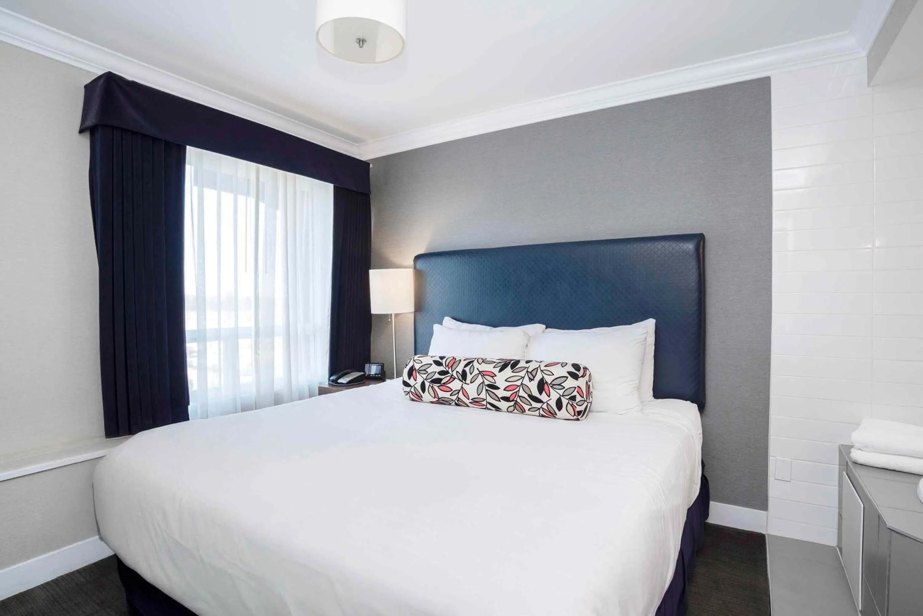 Photo of the whole room, Bed in Sandman Signature Prince George Hotel