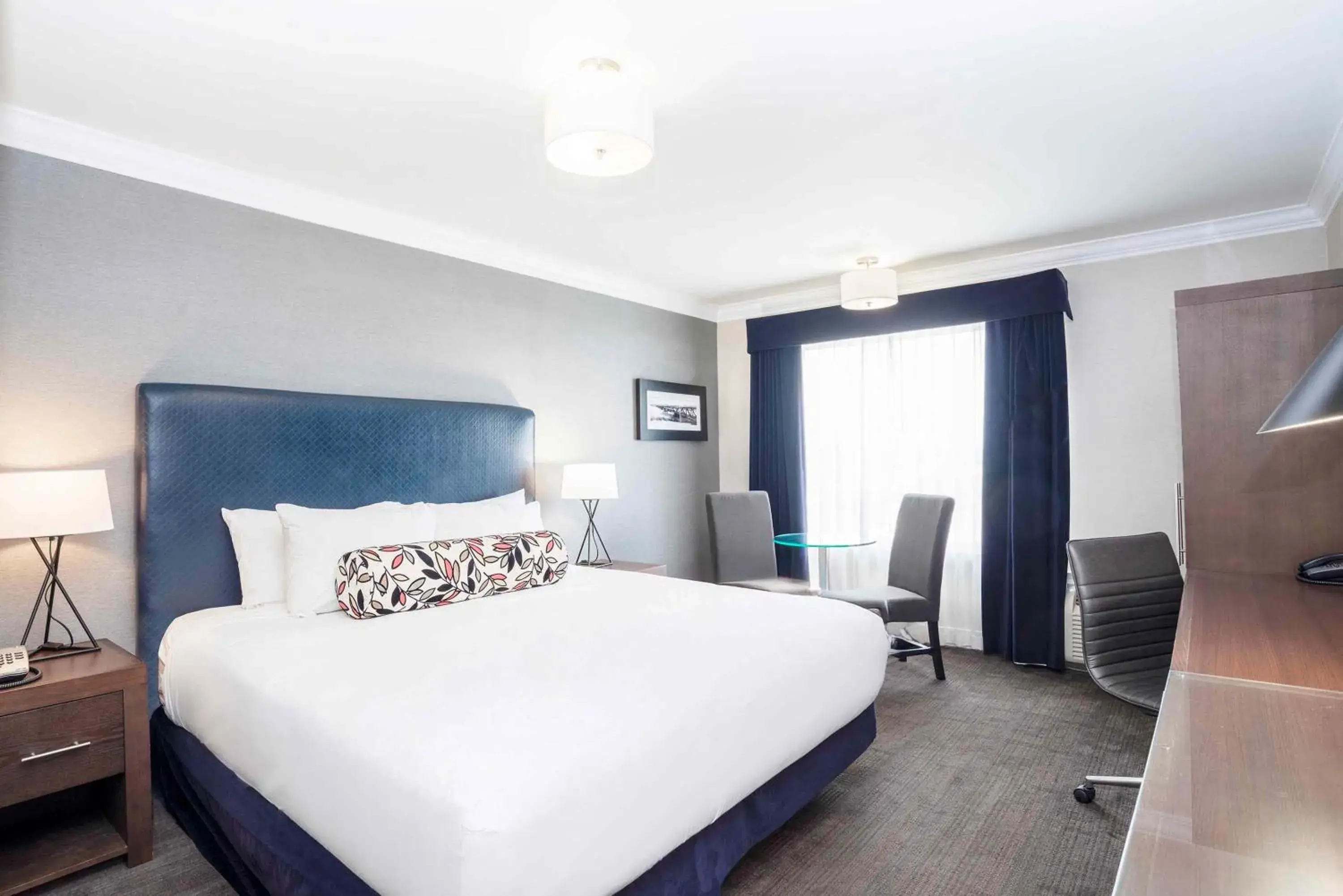 Photo of the whole room, Bed in Sandman Signature Prince George Hotel Photo of the whole room, Bed in Sandman Signature Prince George Hotel