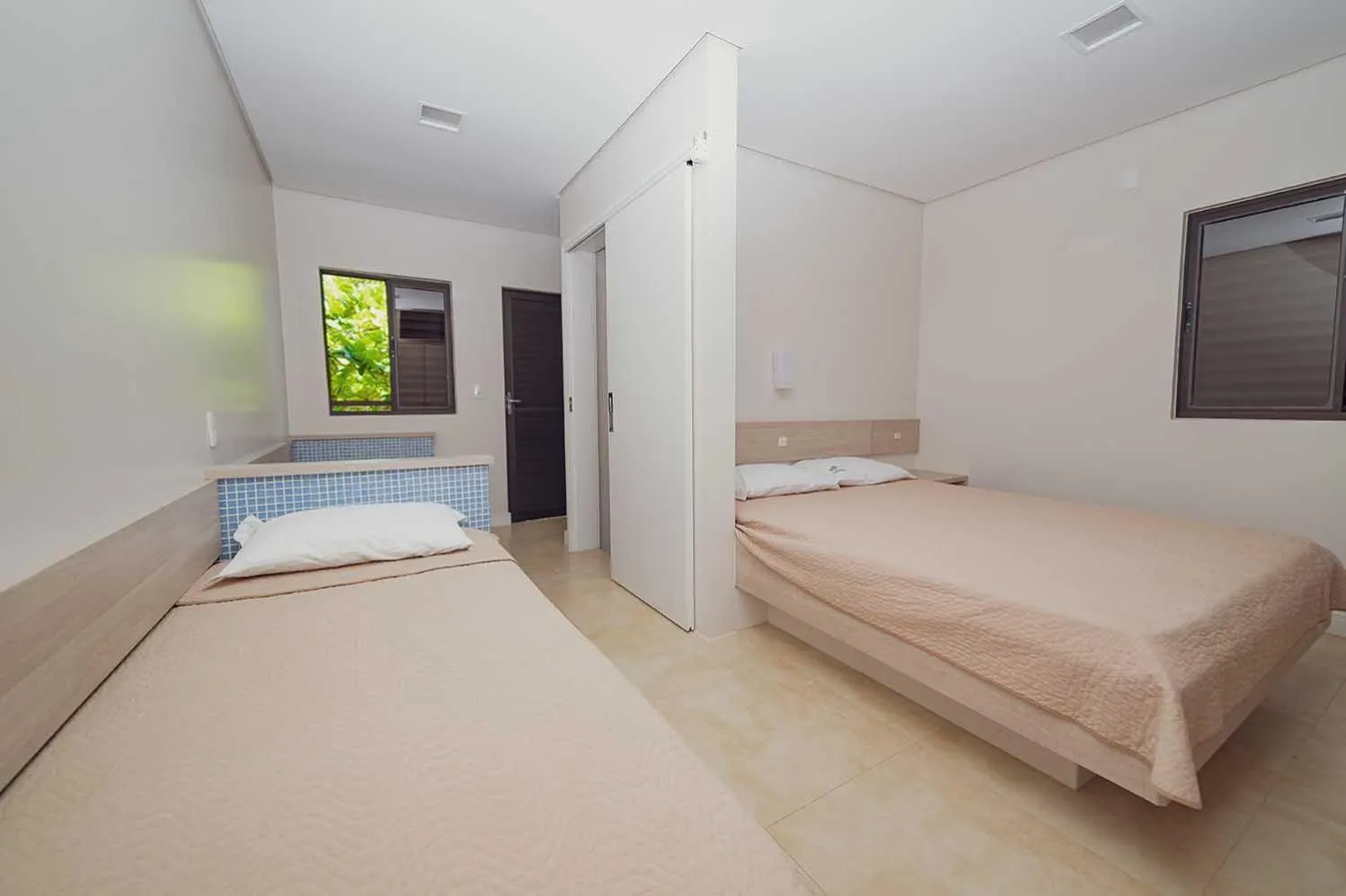 Bathroom, Bed in Parador Tropical