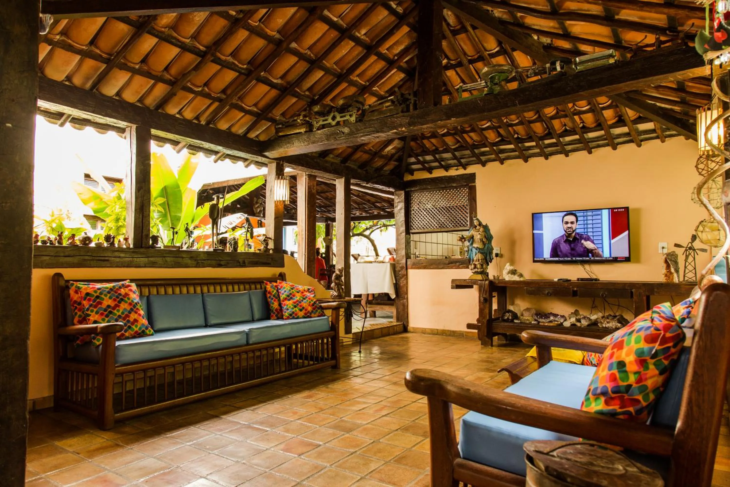 Communal lounge/ TV room in Pousada Bemvirá