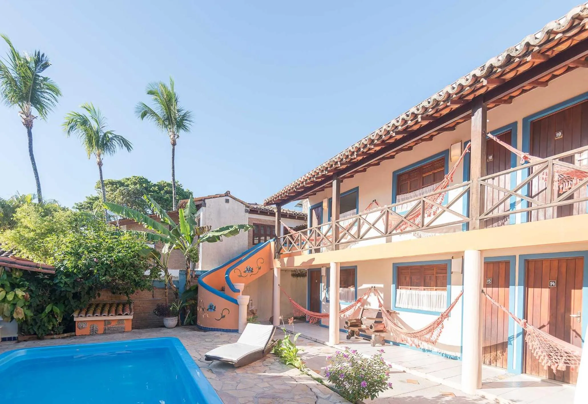 Swimming pool in Pousada Bemvirá