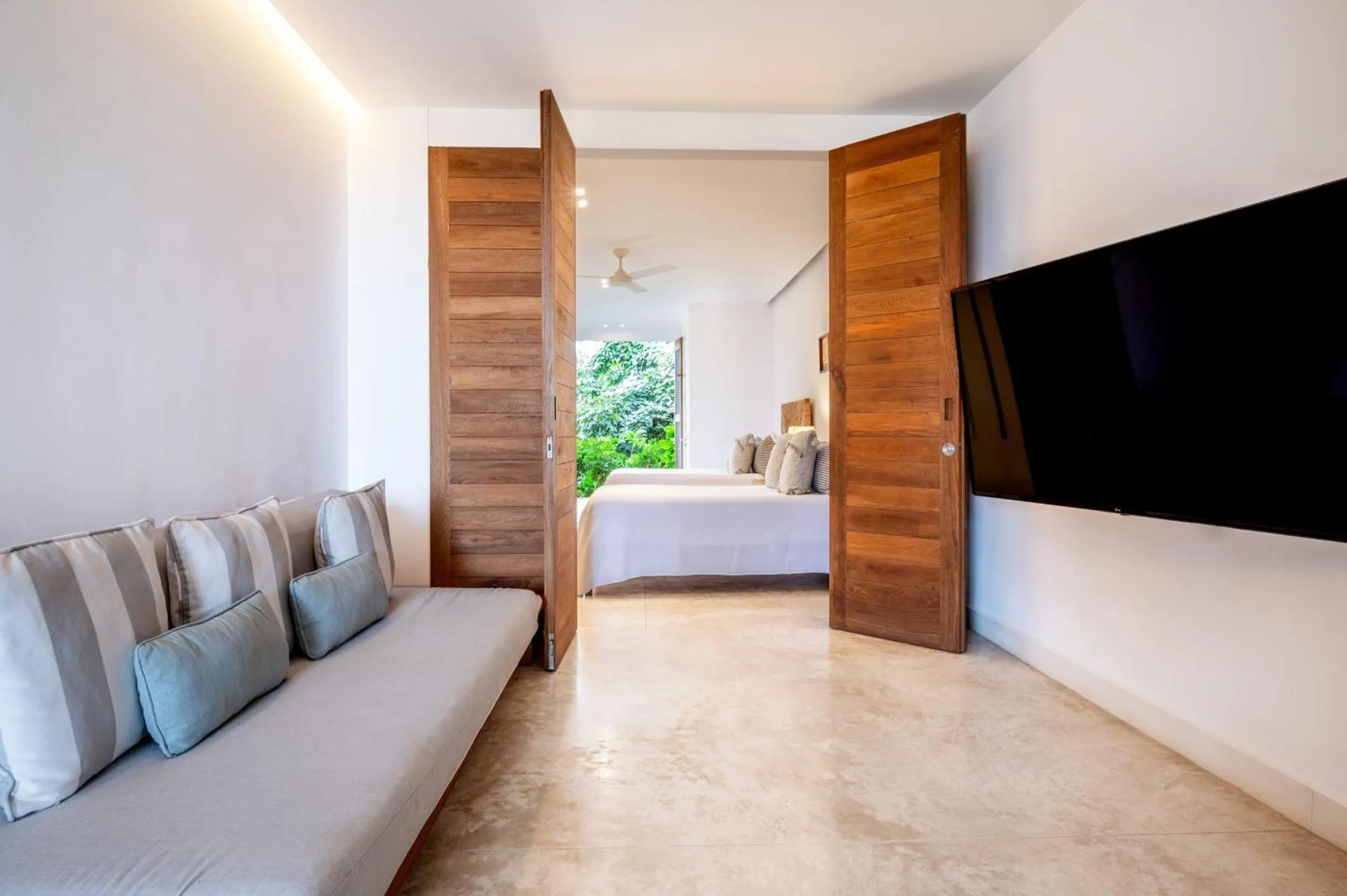 Communal lounge/ TV room, Bed in El Careyes Club & Residences