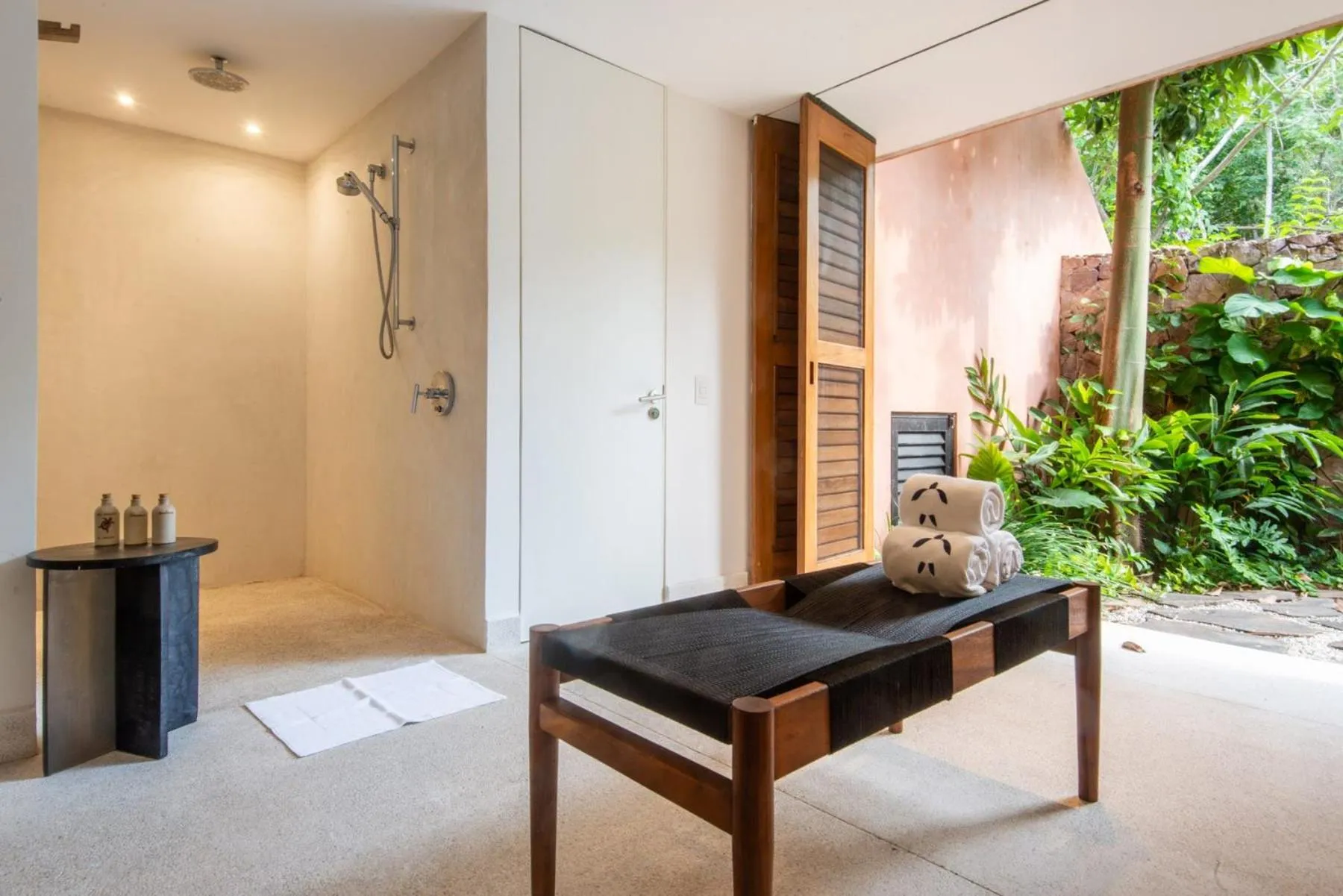 Shower in El Careyes Club & Residences