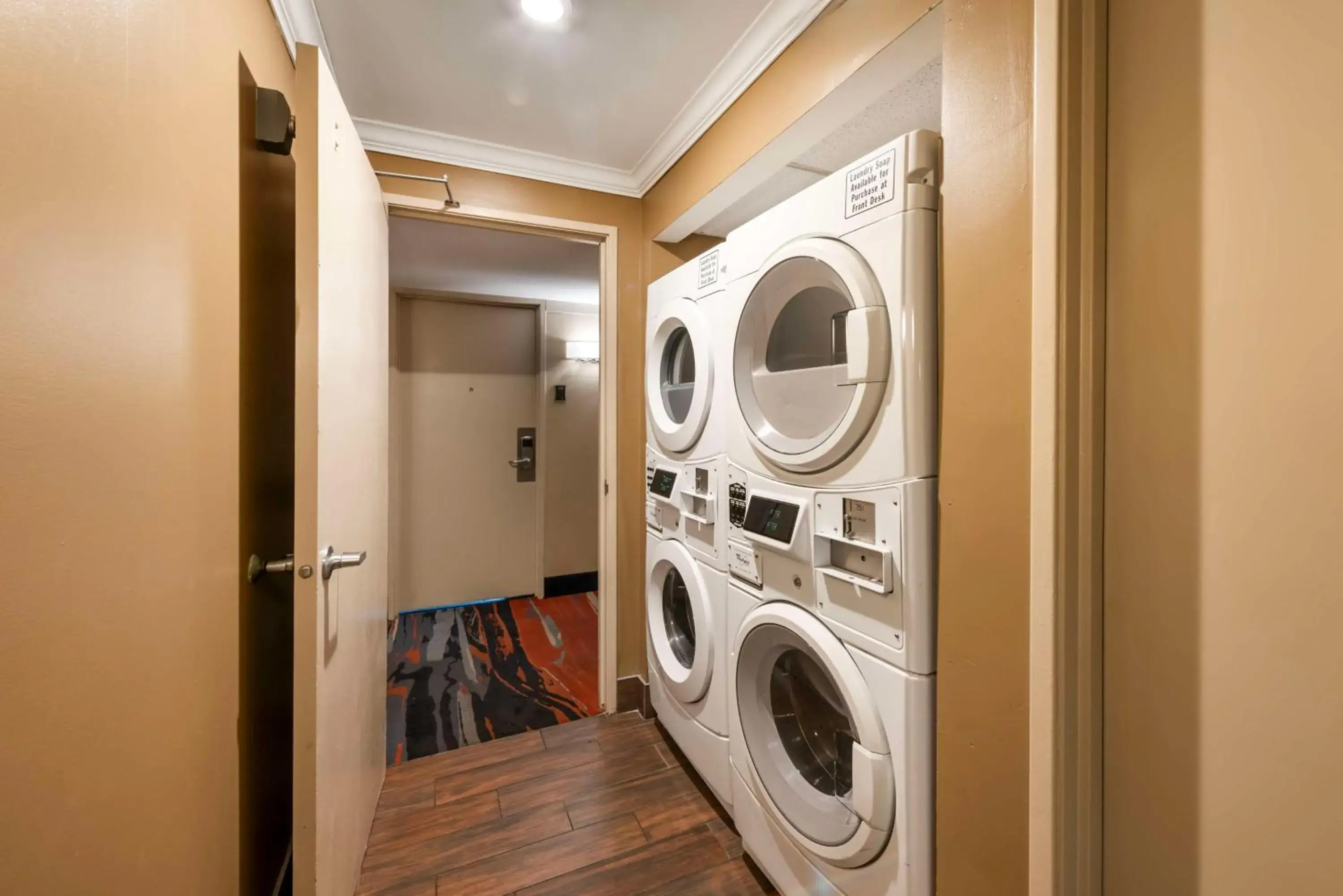 Property building in Best Western Plus White Bear Country Inn Property building in Best Western Plus White Bear Country Inn