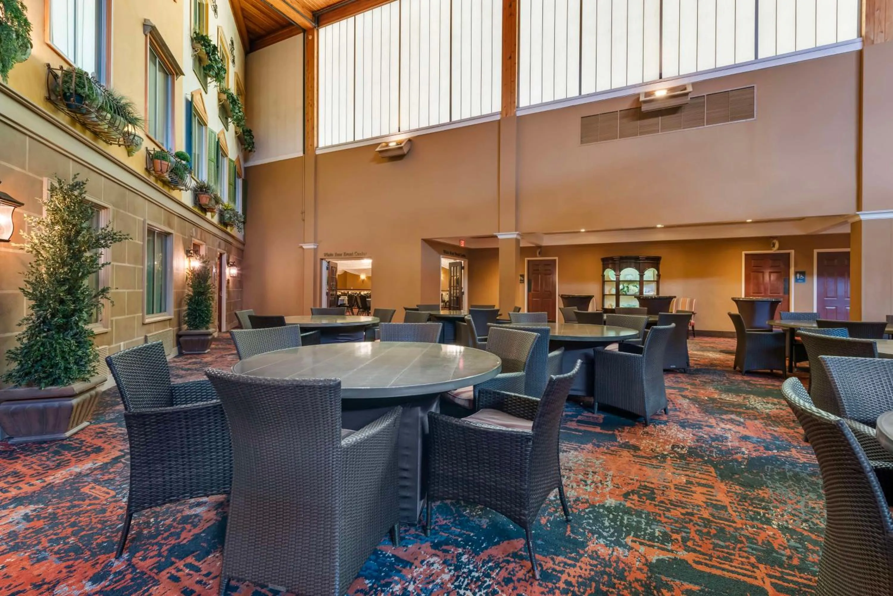 Banquet/Function facilities in Best Western Plus White Bear Country Inn