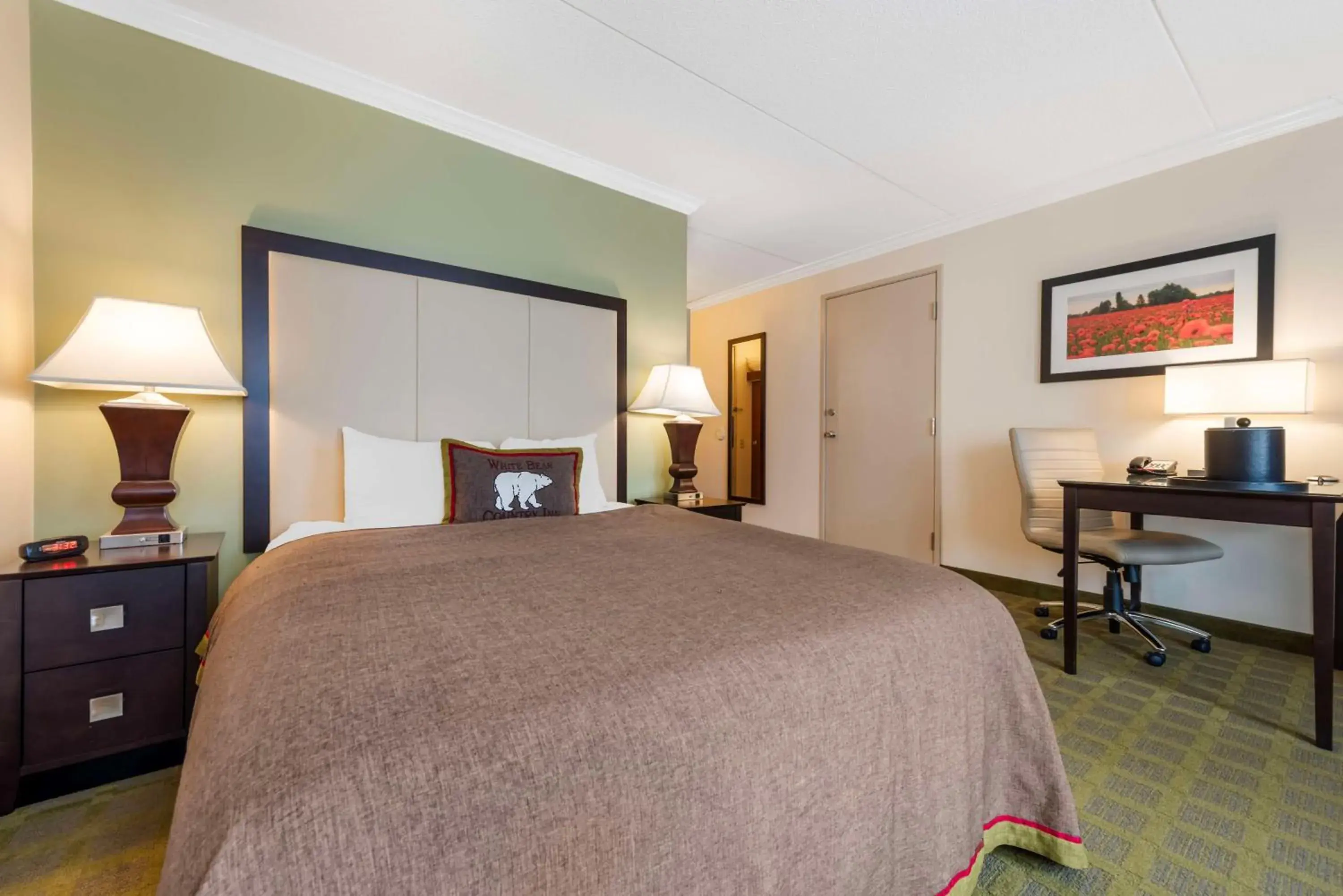 Bedroom, Bed in Best Western Plus White Bear Country Inn Bedroom, Bed in Best Western Plus White Bear Country Inn