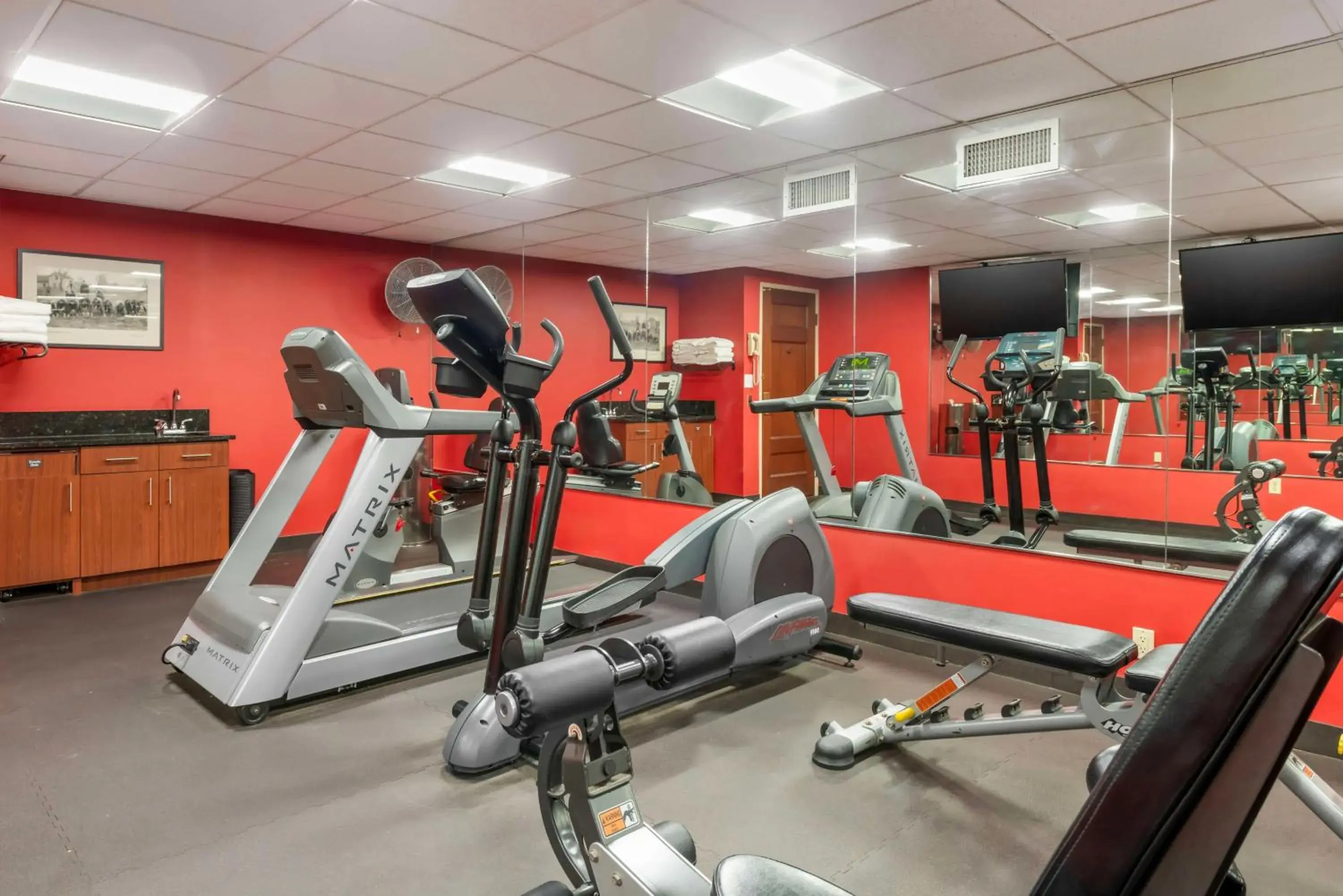 Fitness centre/facilities in Best Western Plus White Bear Country Inn Fitness centre/facilities in Best Western Plus White Bear Country Inn