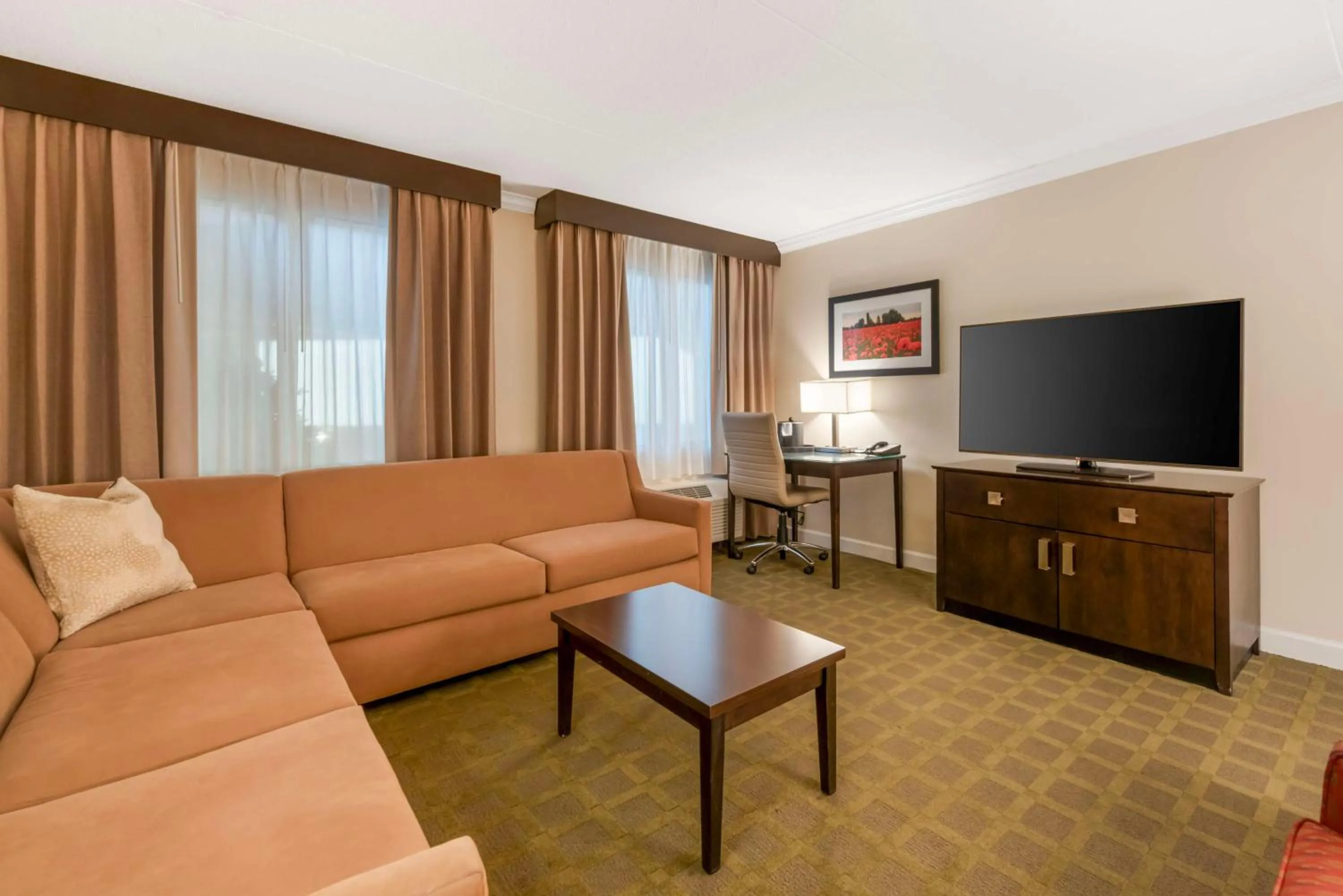 Bedroom in Best Western Plus White Bear Country Inn