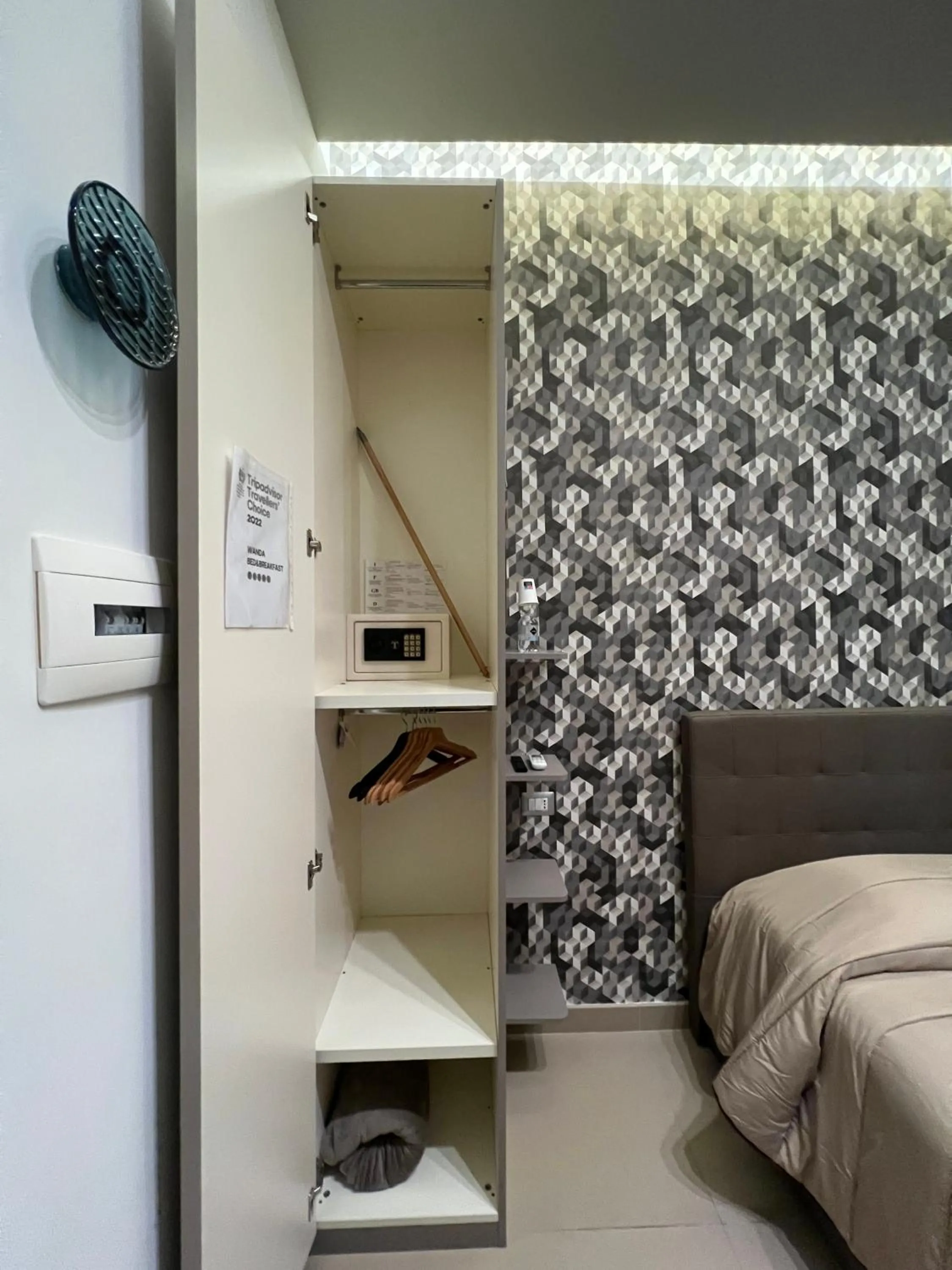 safe, Bed in Wanda Bed&Breakfast