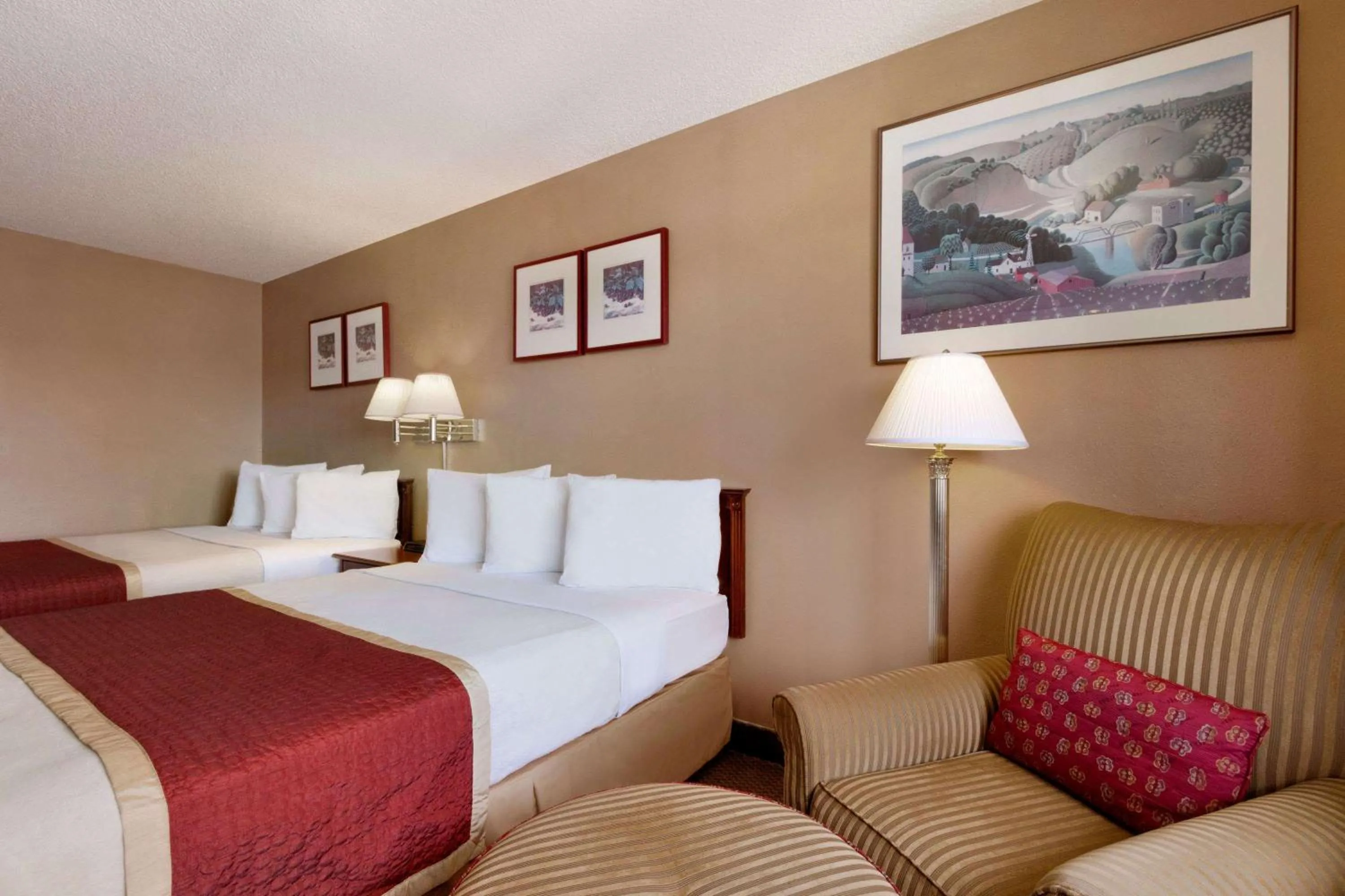 Photo of the whole room in Travelodge by Wyndham Port of Tacoma WA