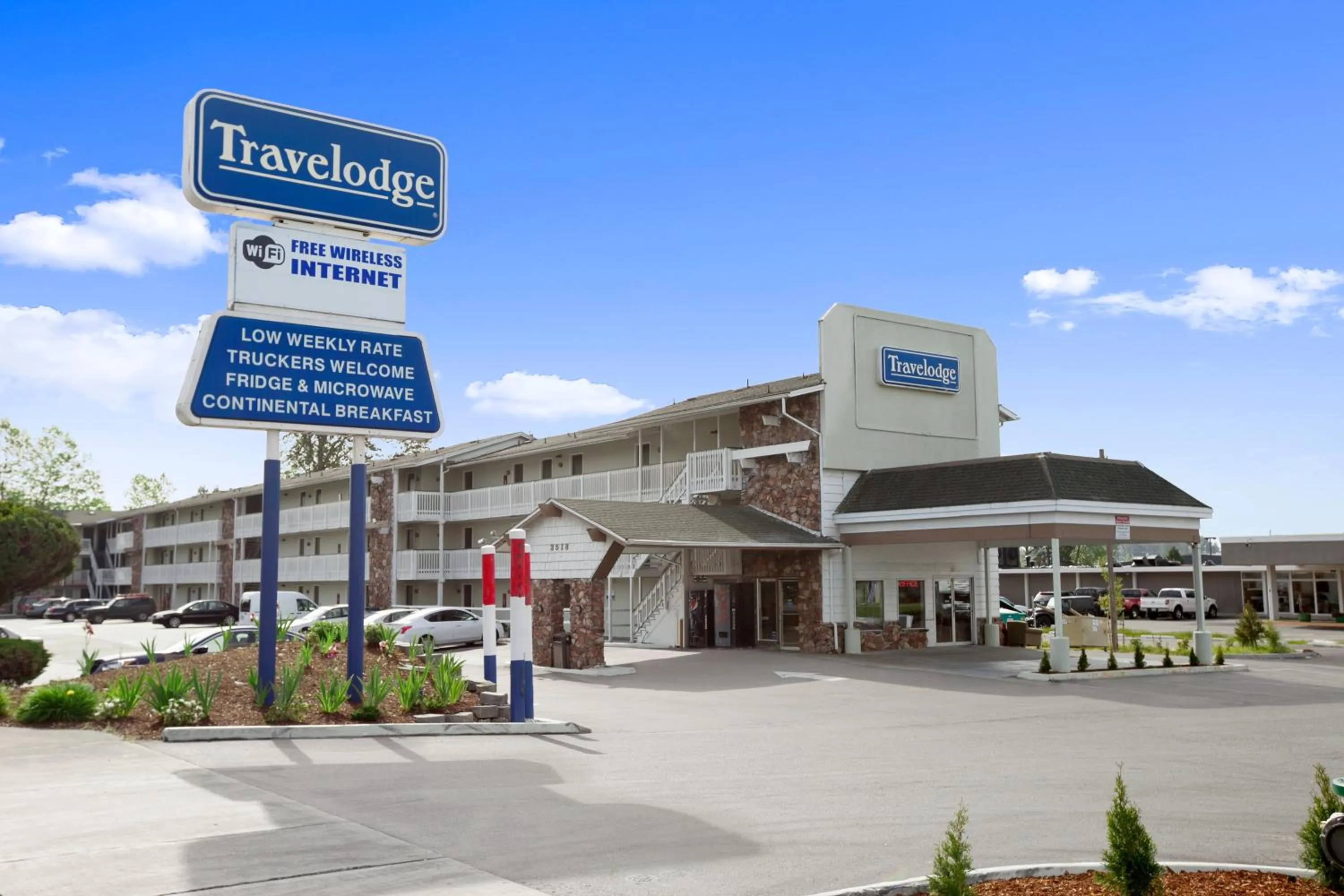 Facade/entrance, Property Building in Travelodge by Wyndham Port of Tacoma WA