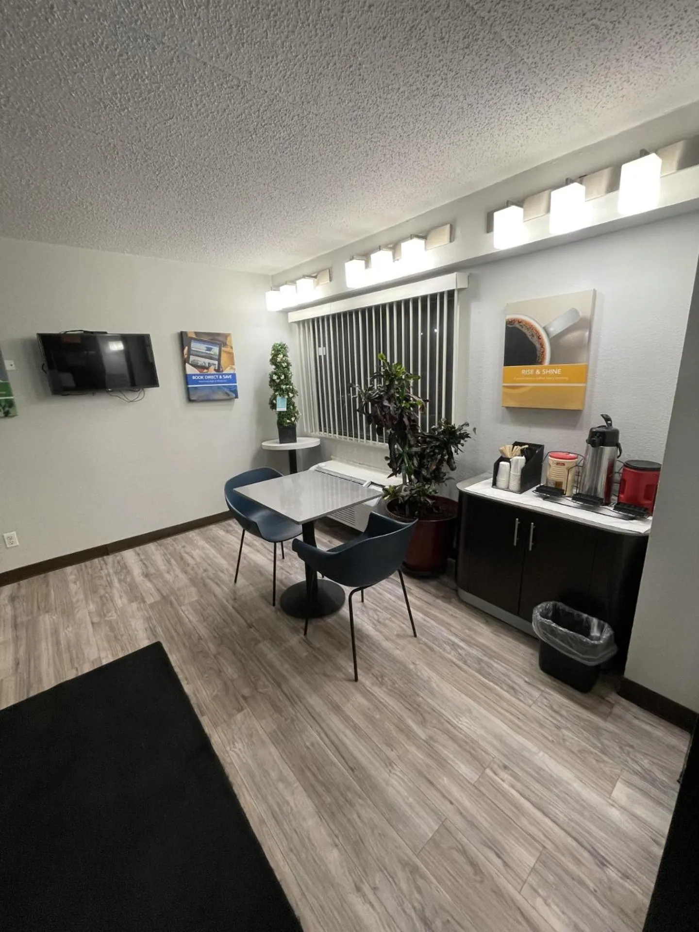 Coffee/tea facilities in Motel 6-Cedar Rapids, IA