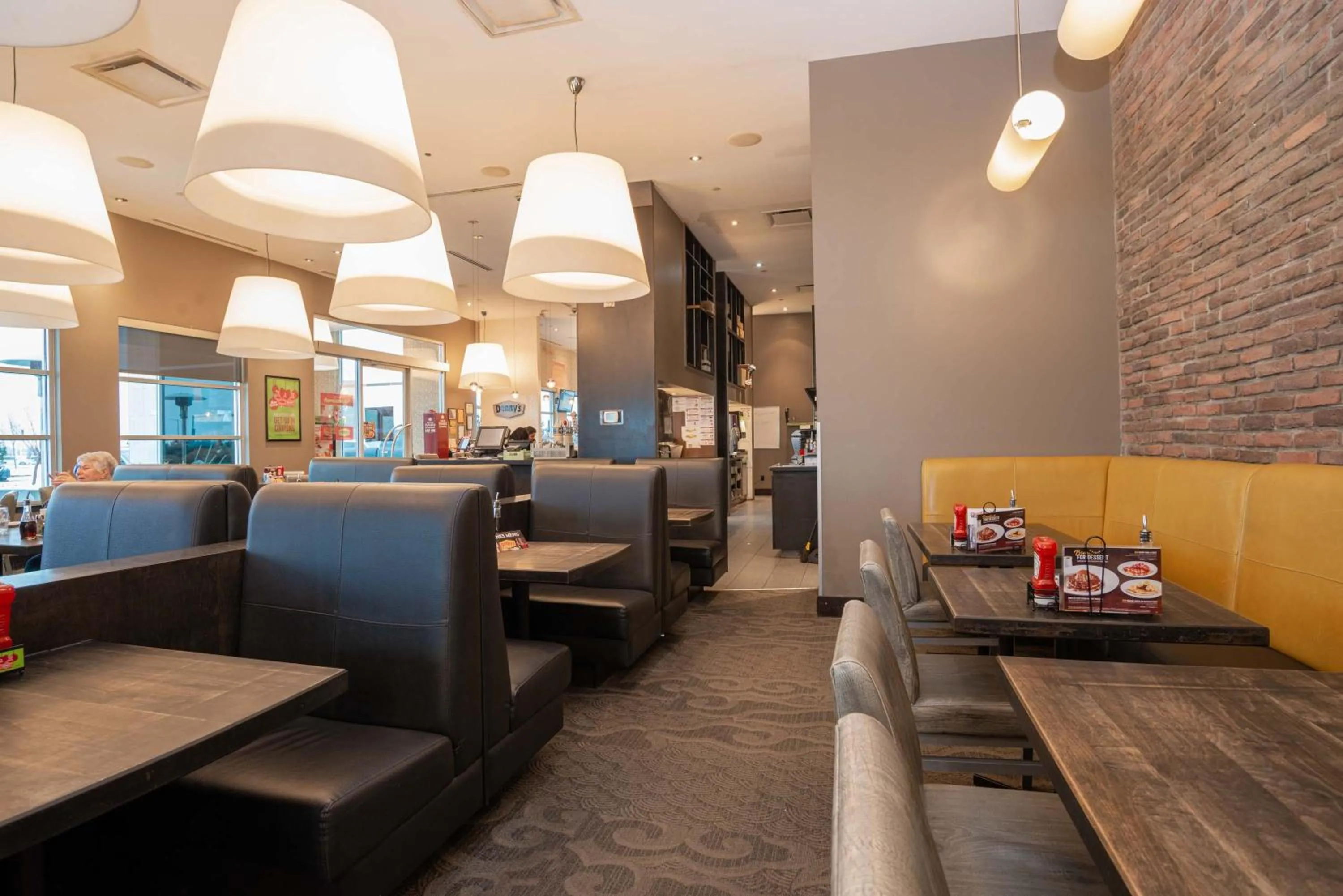 Restaurant/places to eat in Sandman Signature Edmonton South Hotel