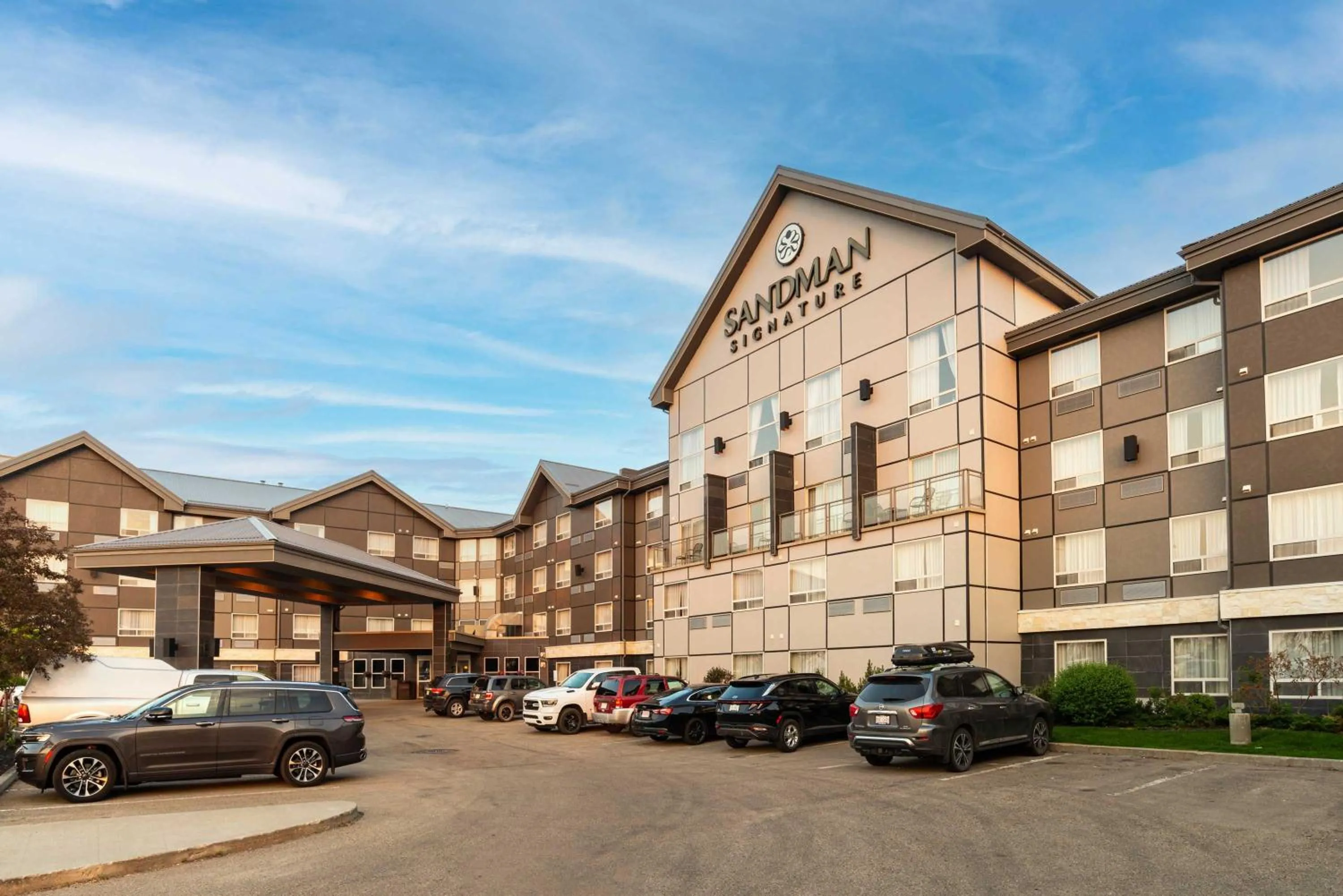 Property building in Sandman Signature Edmonton South Hotel