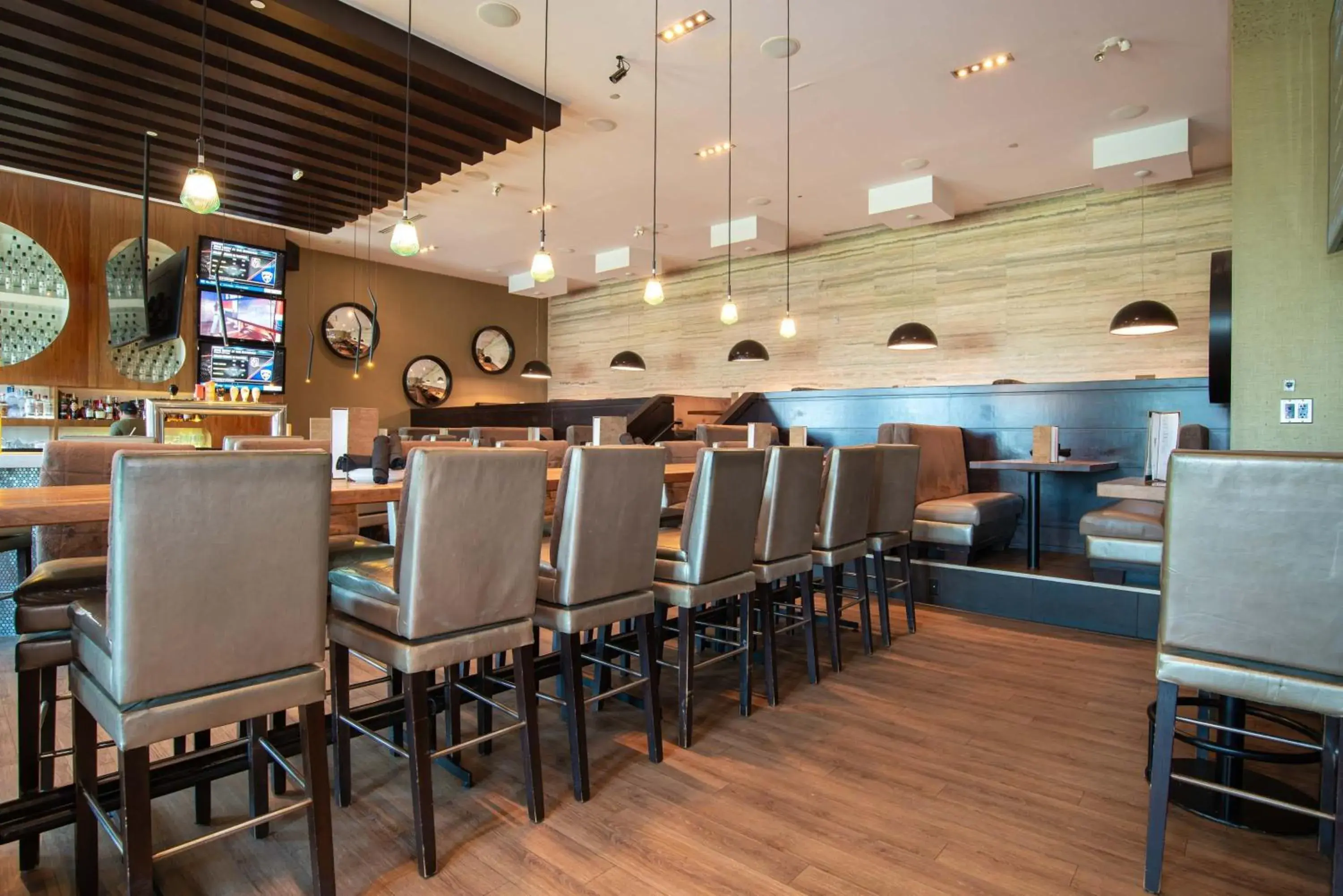 Restaurant/places to eat in Sandman Signature Edmonton South Hotel Restaurant/places to eat in Sandman Signature Edmonton South Hotel