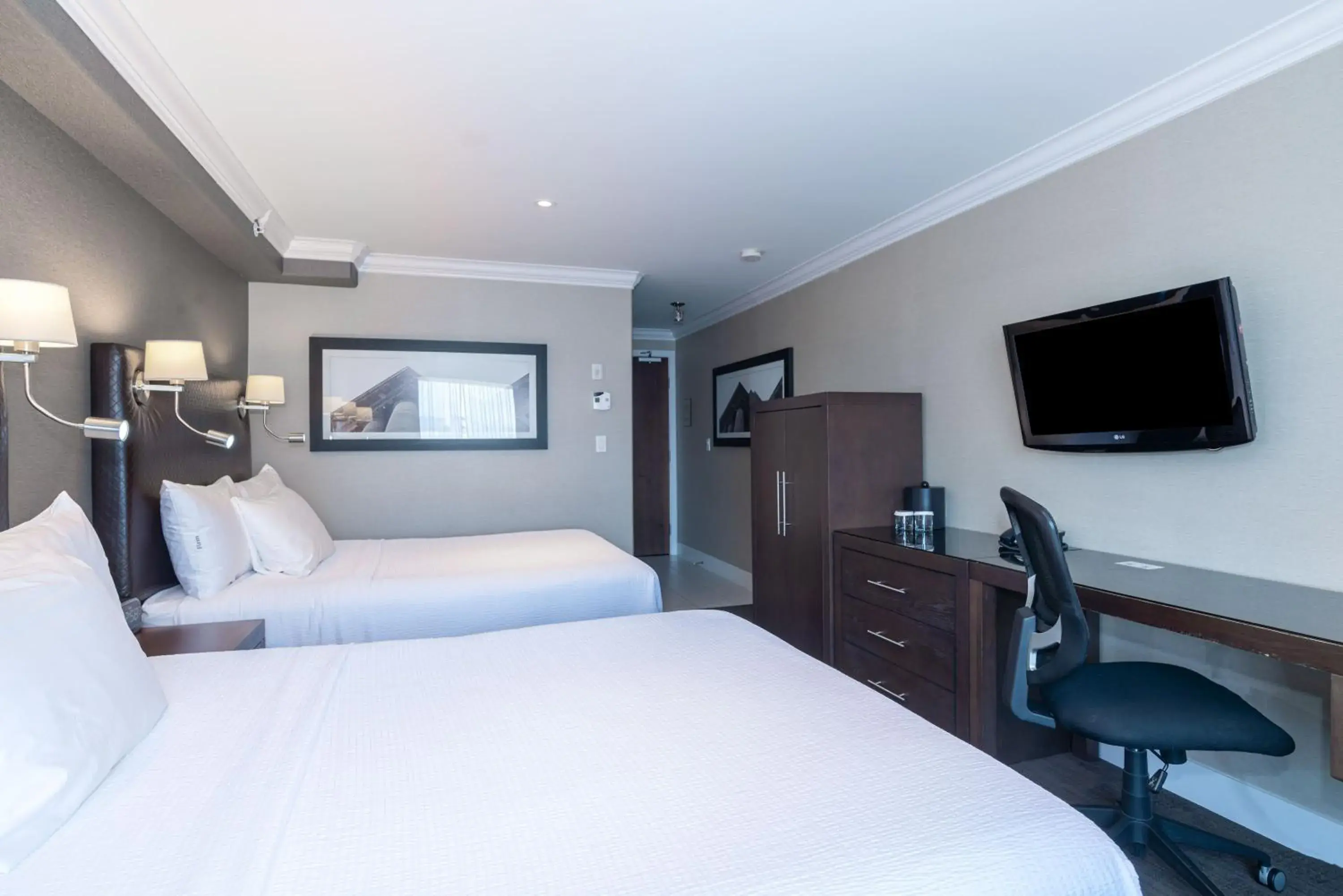 Standard Room, 2 Queen Beds in Sandman Signature Edmonton South Hotel Standard Room, 2 Queen Beds in Sandman Signature Edmonton South Hotel