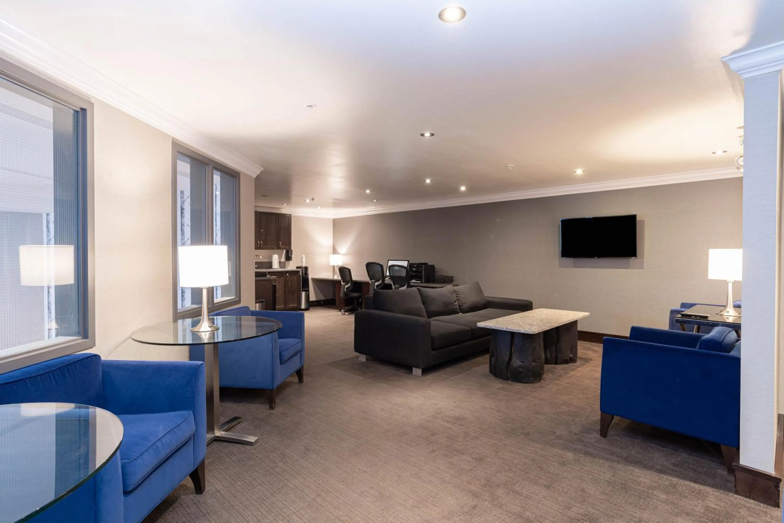 Business facilities in Sandman Signature Edmonton South Hotel