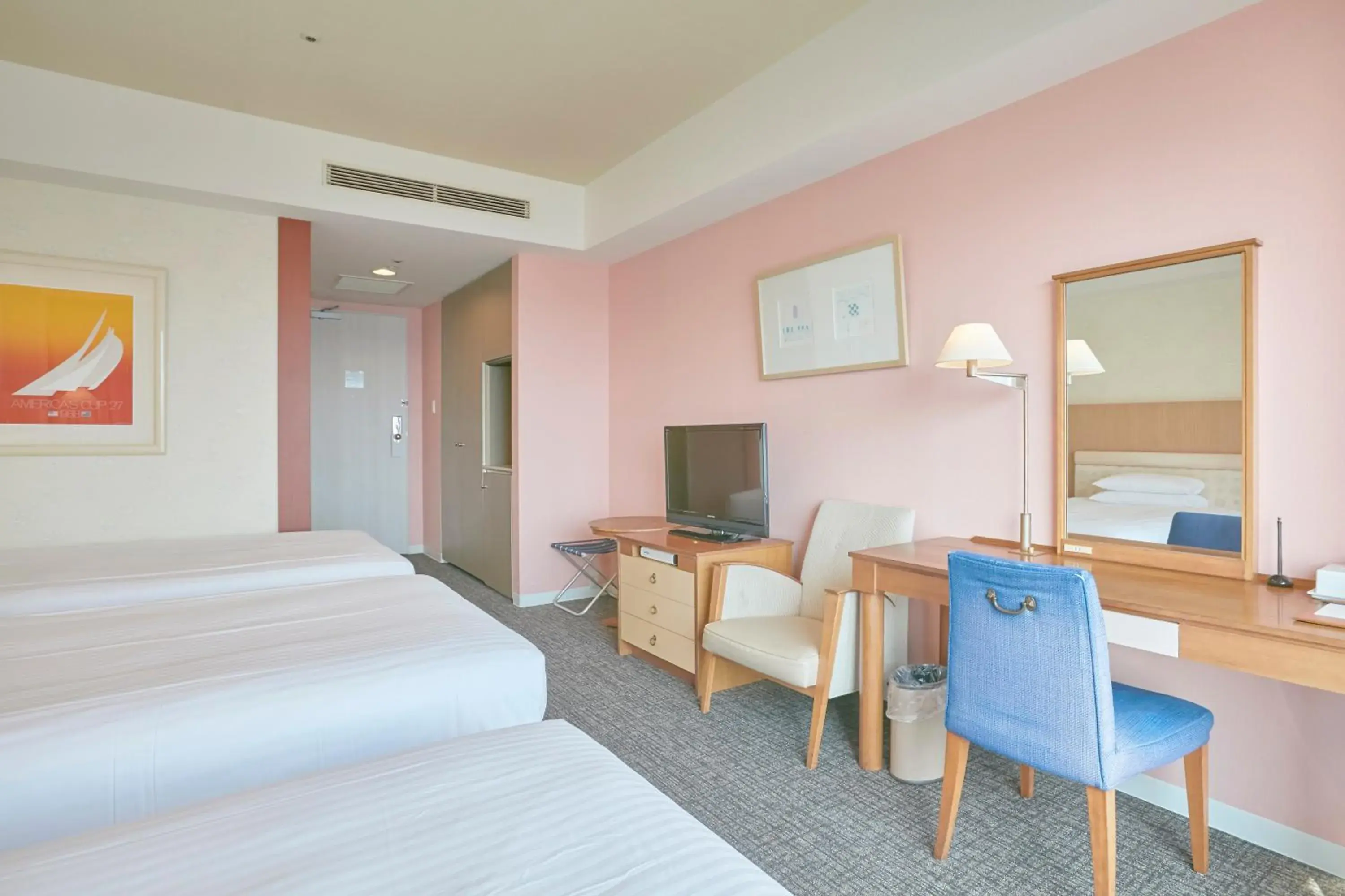 Family Room with Sea View in Hotel Seagull Tenpozan Osaka Family Room with Sea View in Hotel Seagull Tenpozan Osaka