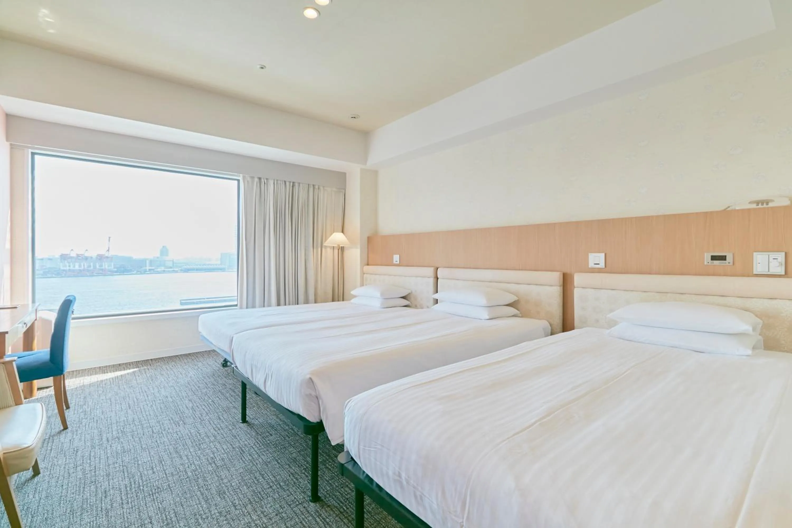 Bed in Hotel Seagull Tenpozan Osaka