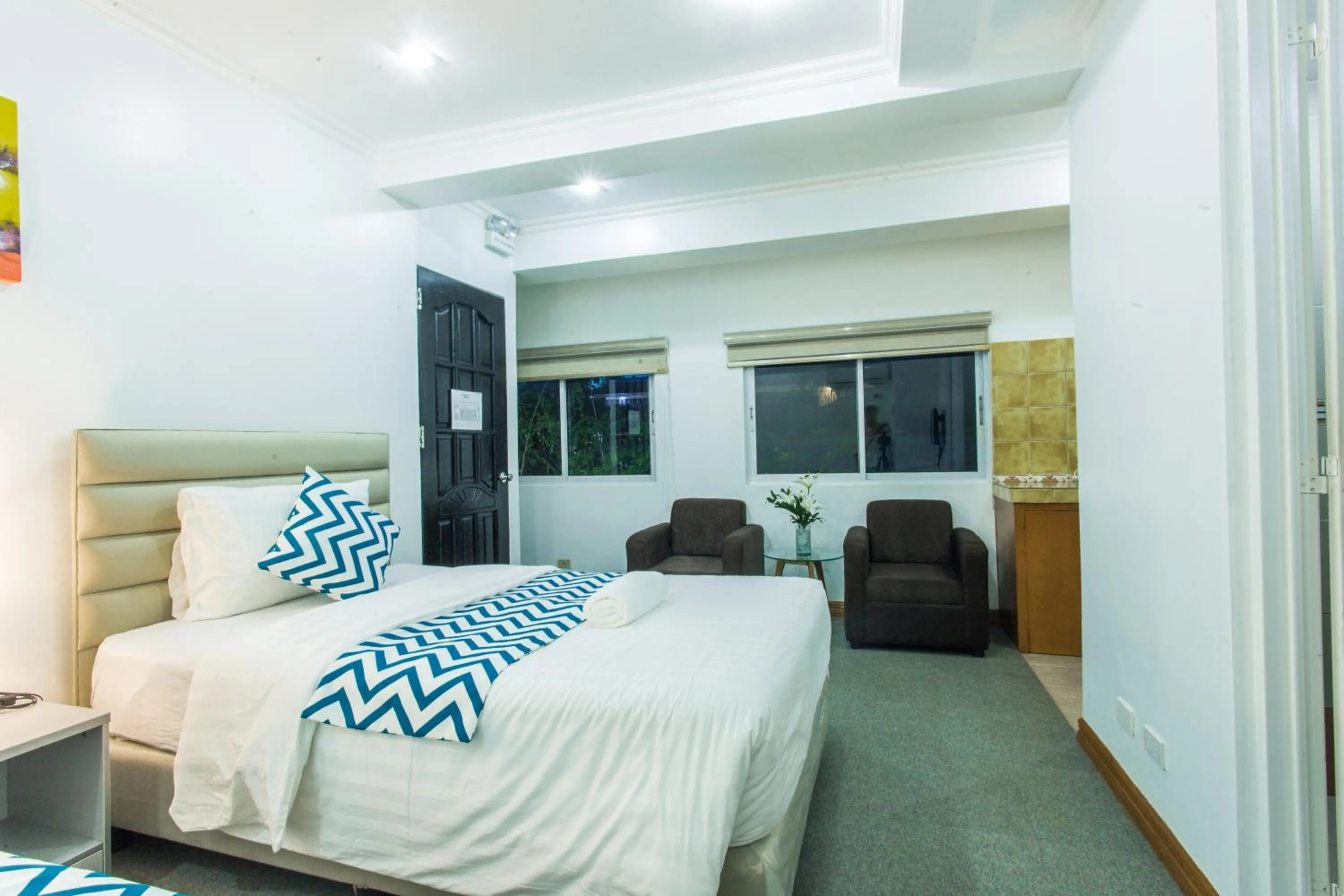 Bedroom, Bed in Grand Blue Beach Hotel