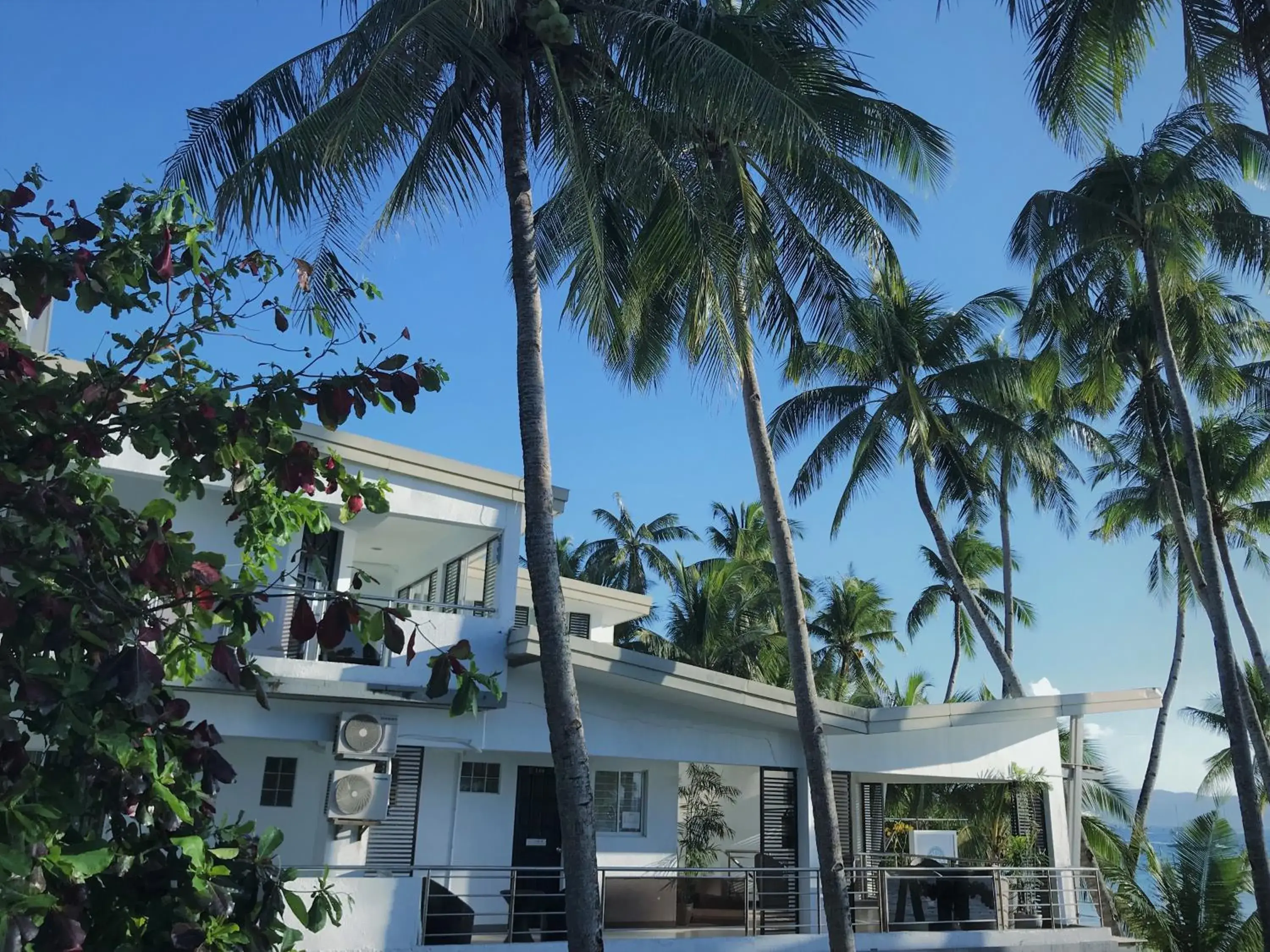 Property building in Grand Blue Beach Hotel Property building in Grand Blue Beach Hotel